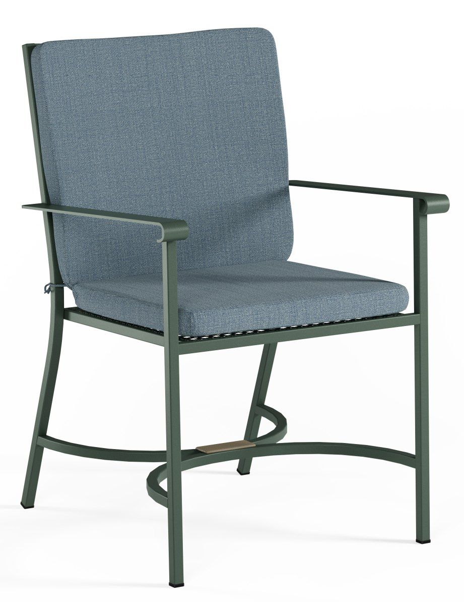 Collier C/1250 Outdoor Stuhl von Emu mit blauem Sitz- und Rückenkissen für Garten und Terrasse.
