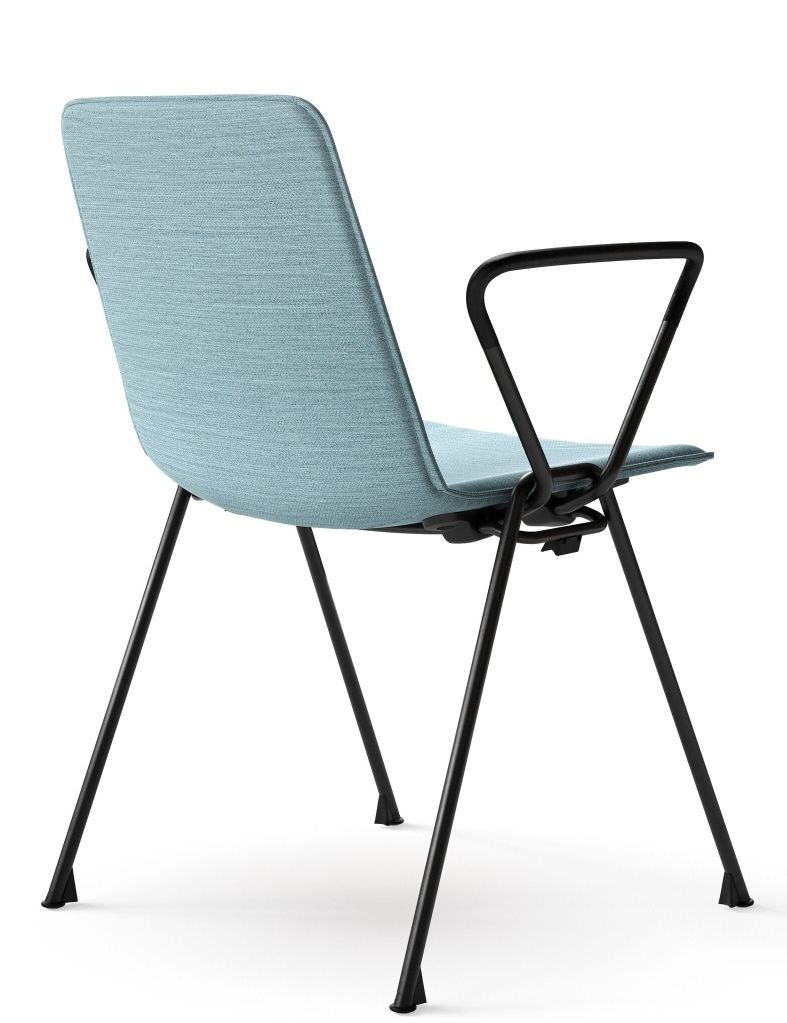 1651 Yunity Armchair von Walter Knoll, blauer Stoffbezug, schwarzes Metallgestell, moderner Armlehnstuhl.