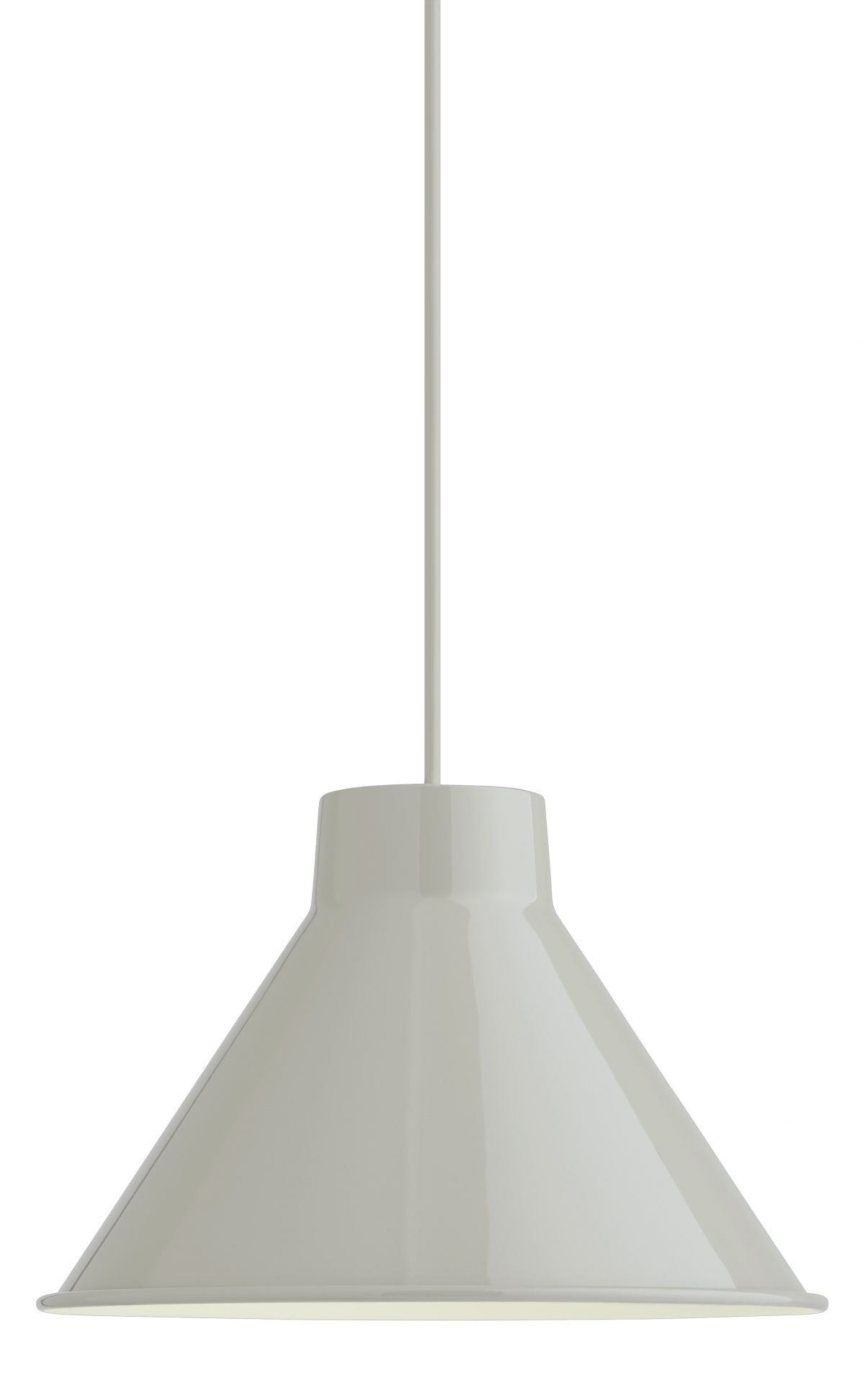 Nahaufnahme der Muuto Top Pendelleuchte in Dunkelgrün, Durchmesser 36 cm, moderne Hängelampe für Wohnraumbeleuchtung.