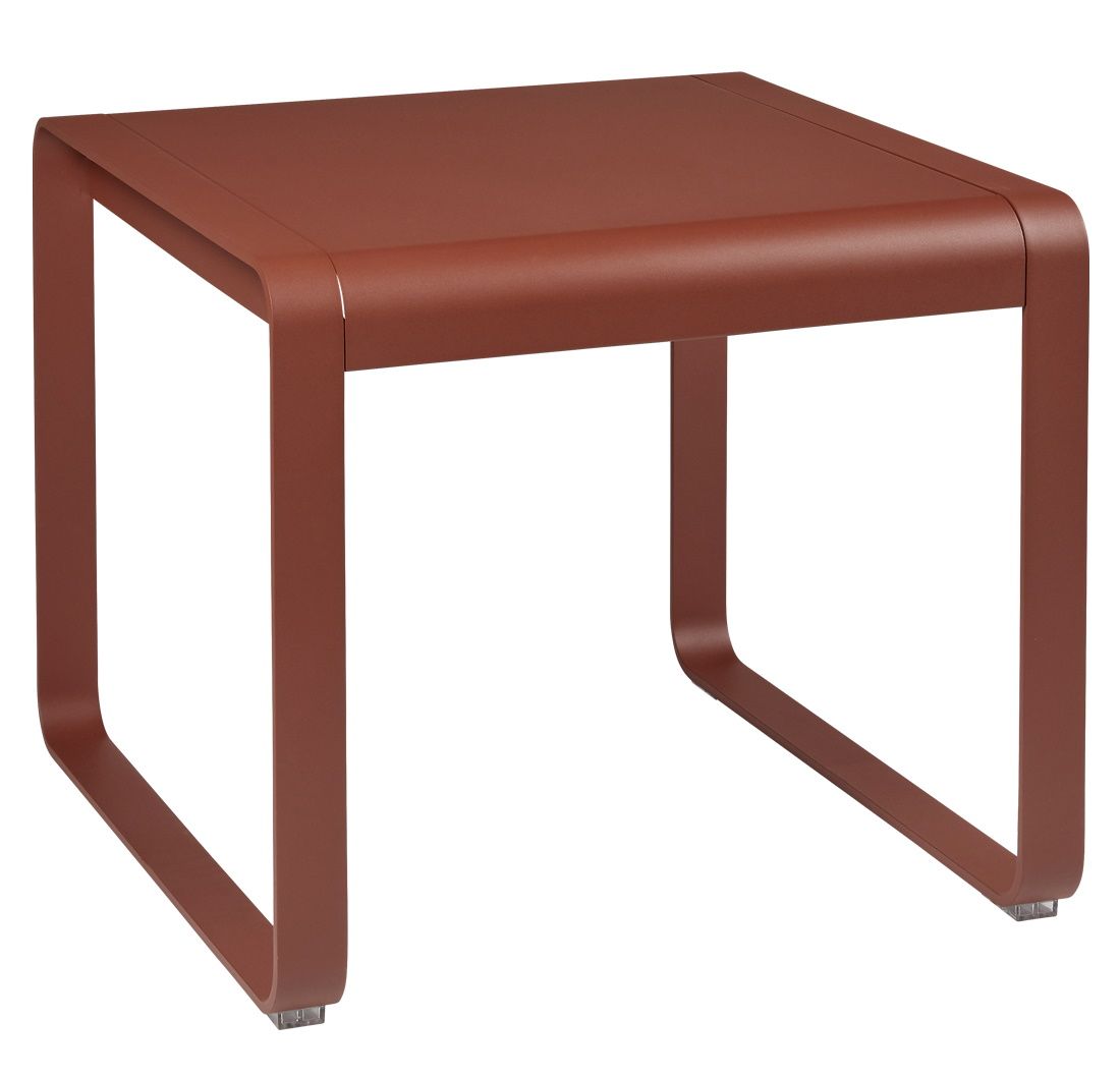 Bellevie Outdoor Tisch von Fermob, halbhoch, in Terrakotta, für Garten und Terrasse.