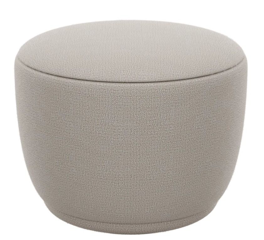 Beiger Kuon Pouf Hocker von Blomus, runder Sitzhocker mit Stoffbezug für Wohnzimmer und Schlafzimmer.