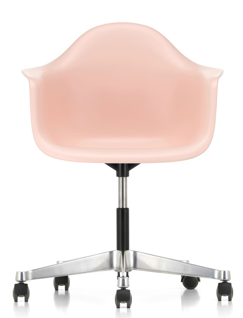 Eames Plastic Arm Chair PACC Stuhl von Vitra in zartem Rosa mit Rollen.