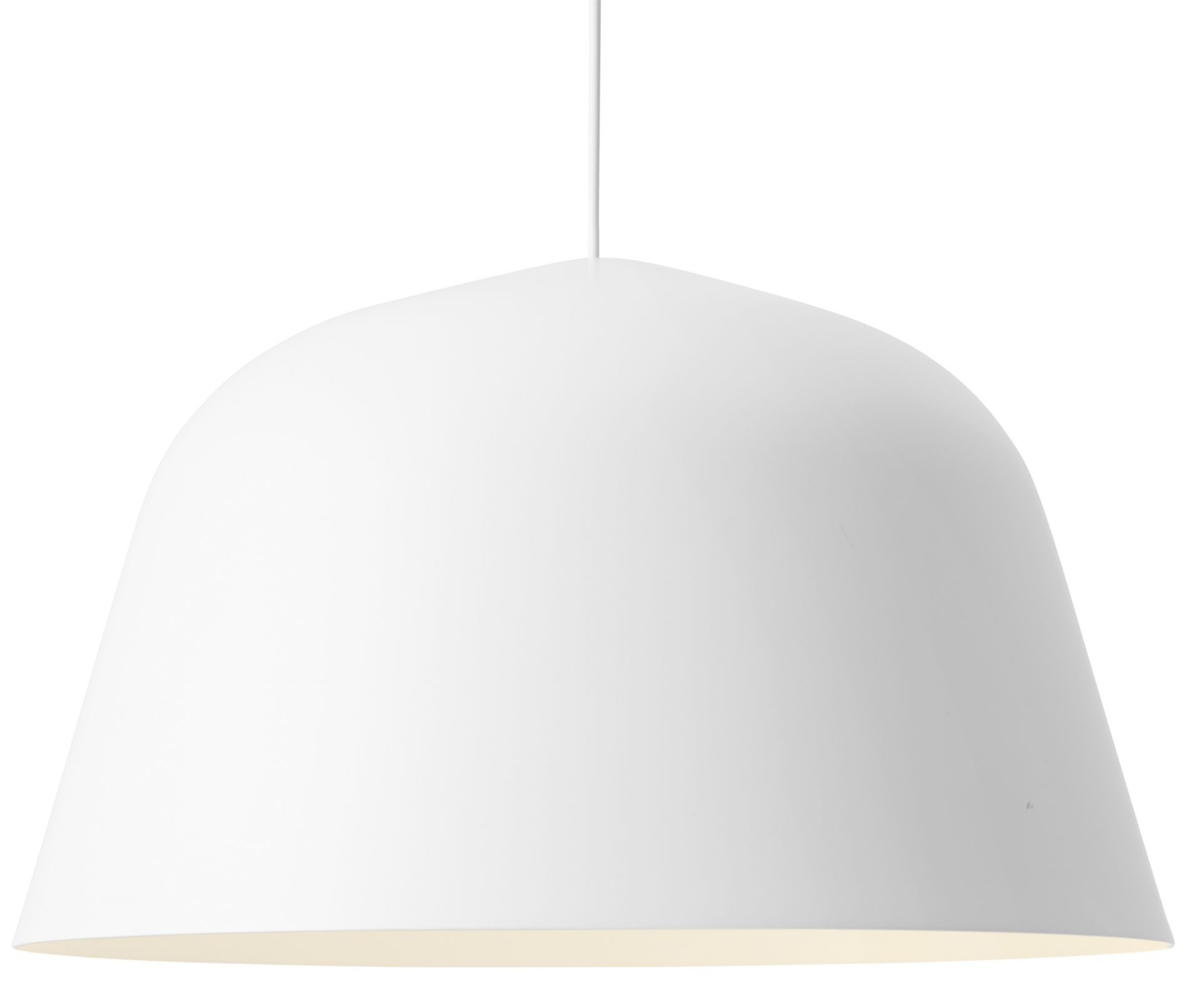 Weiße Ambit Pendelleuchte von Muuto, eine moderne Hängelampe für stilvolle Innenräume.
