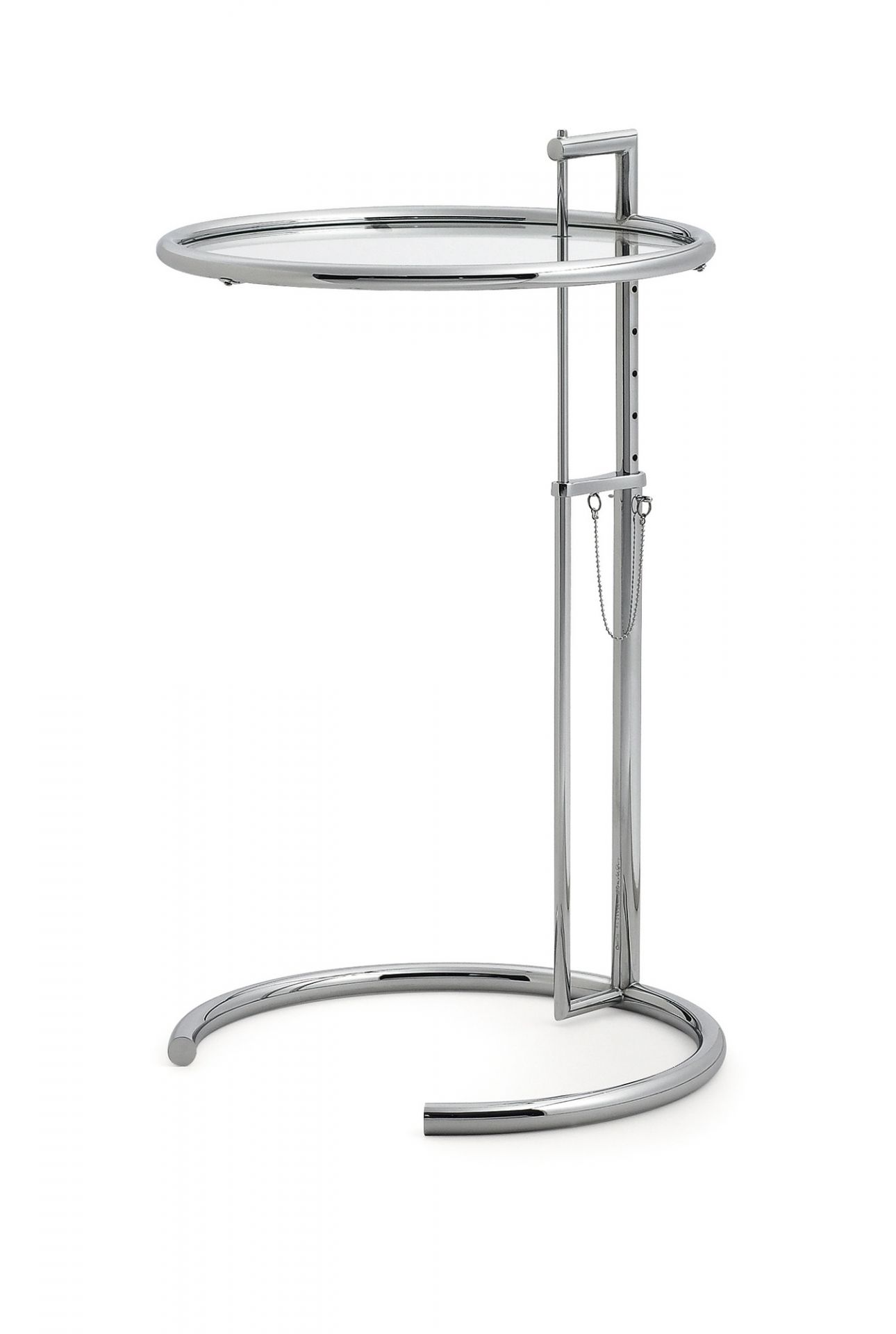 Chromfarbener, höhenverstellbarer E1027 Beistelltisch von ClassiCon mit runder Glasplatte und Stahlrohrgestell.