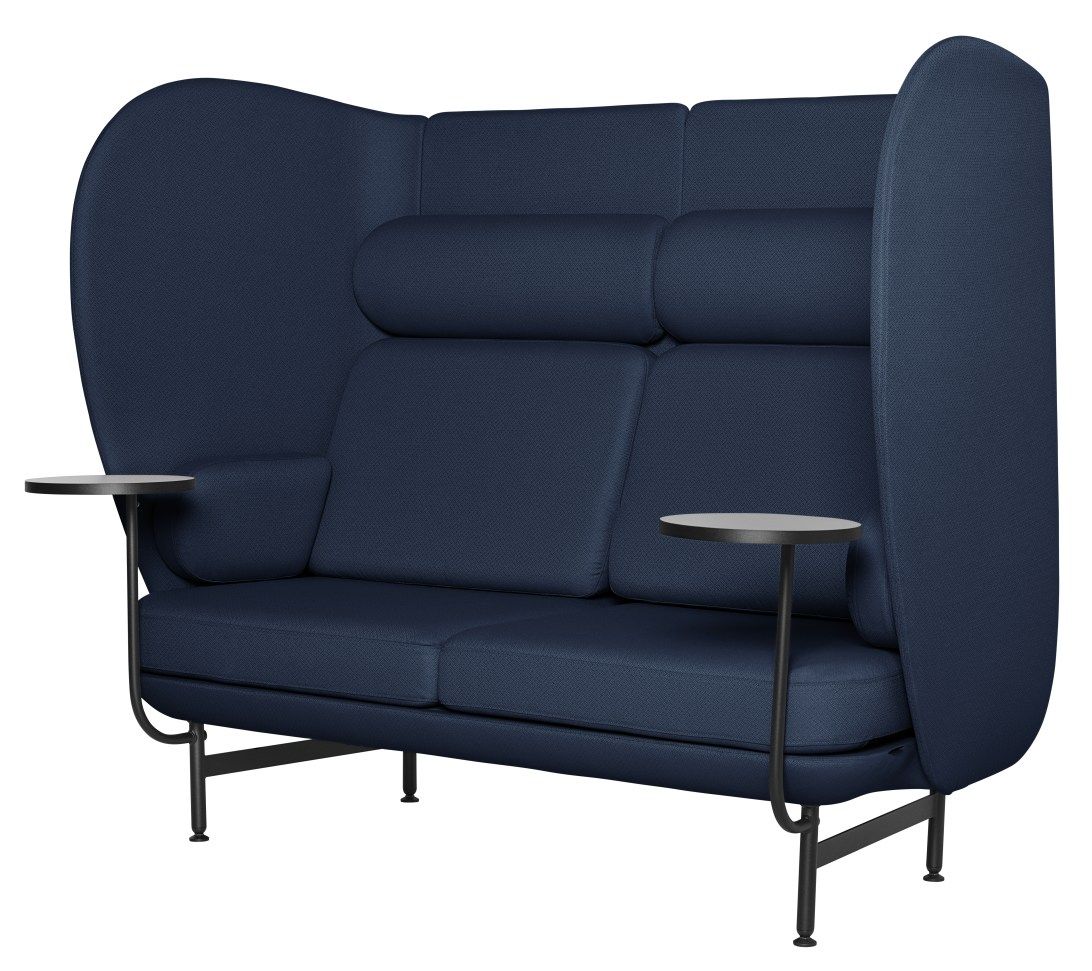 Blaues JH1002 Fritz Hansen Plenum 2-Sitzer Sofa mit hoher Rückenlehne und integrierten Tischen.