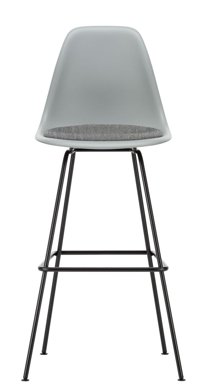 Eames Plastic Bar Stool von Vitra, grauer Barhocker mit Sitzpolster und schwarzem Metallgestell.