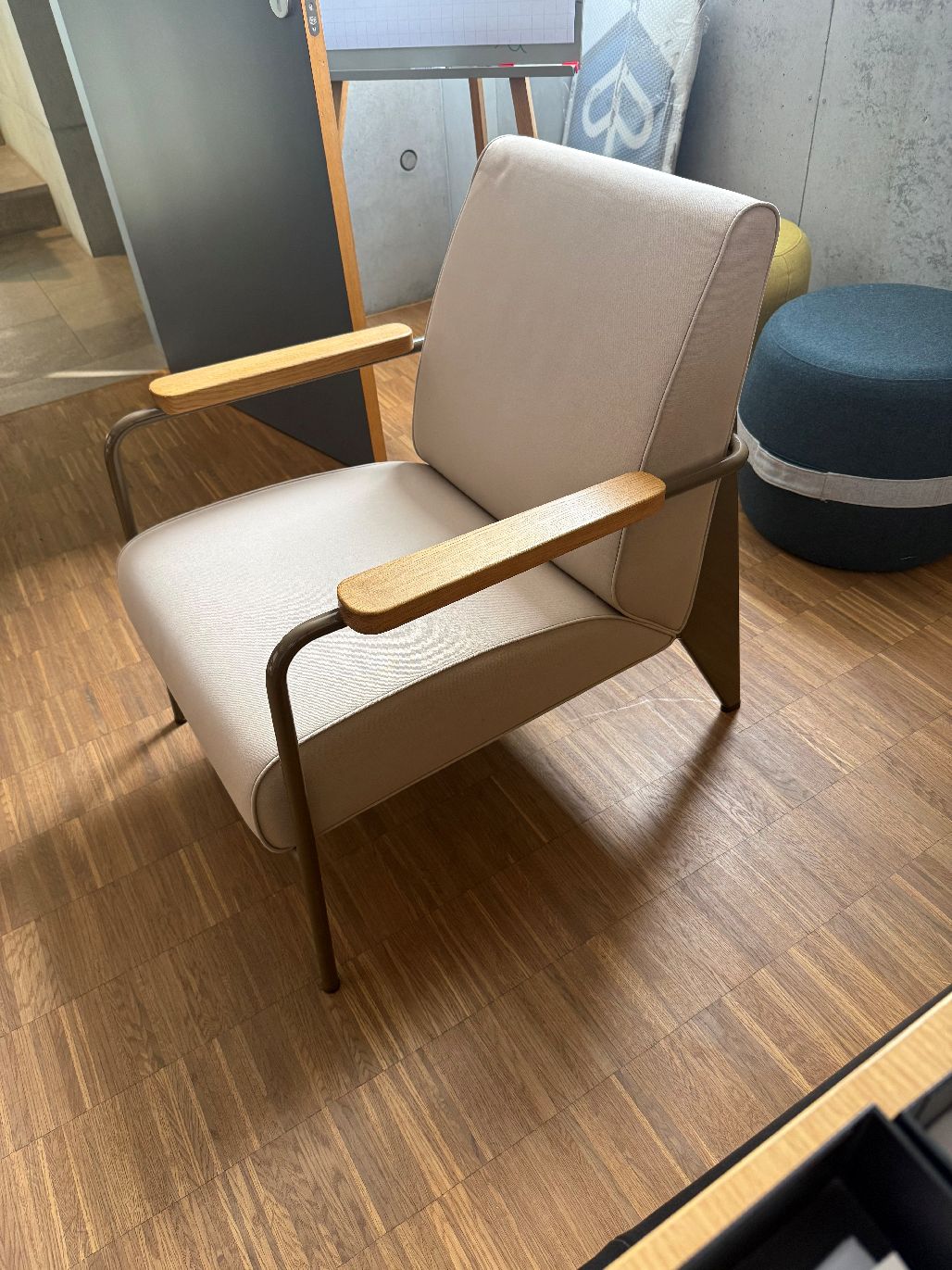 Vitra salonstoel demonstratiemodel / gebruikt meubilair