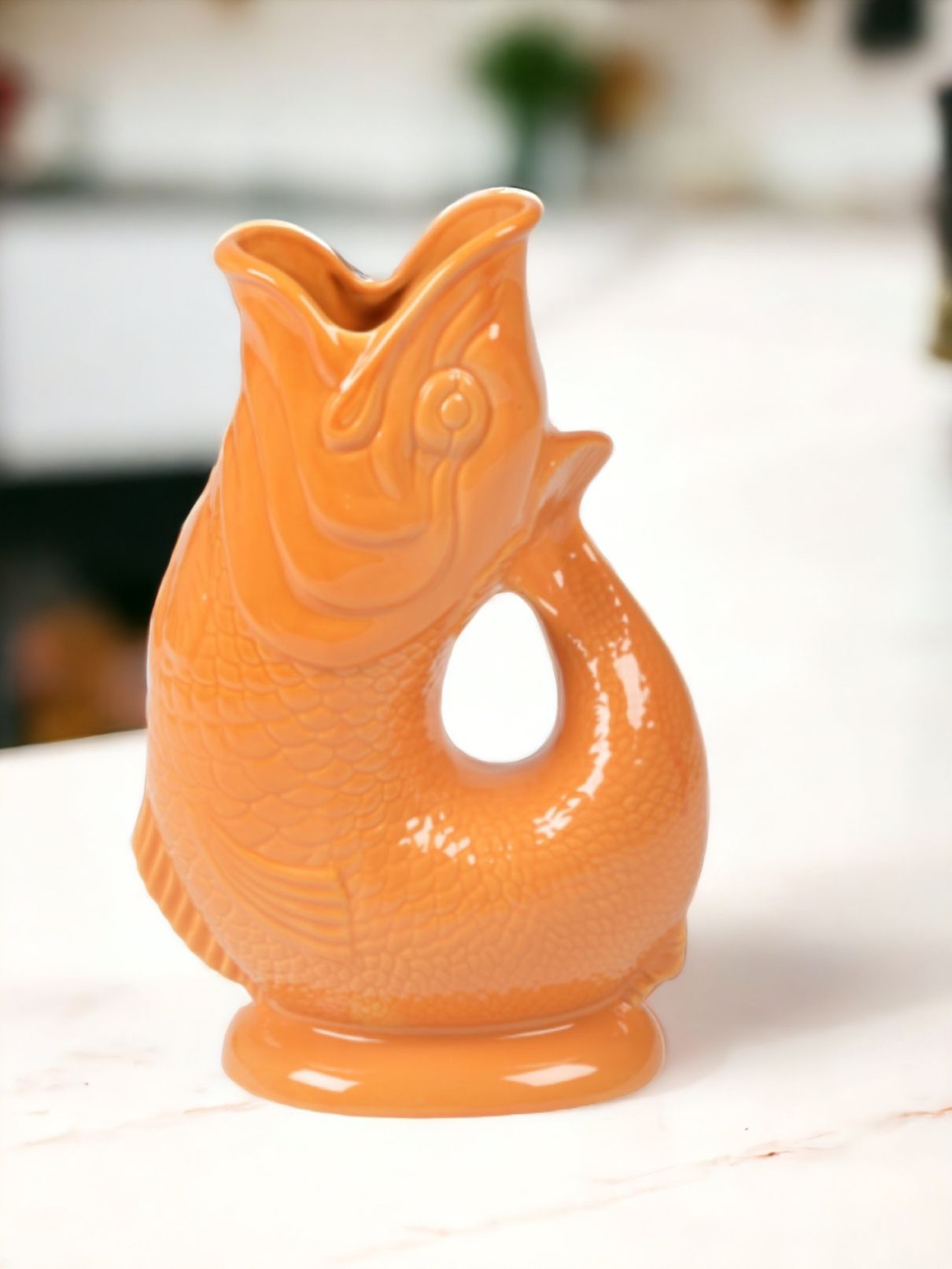 Orangefarbene Gluckigluck Karaffe in Fischform, XL Größe, Keramik Vase für Wasser oder Blumen.