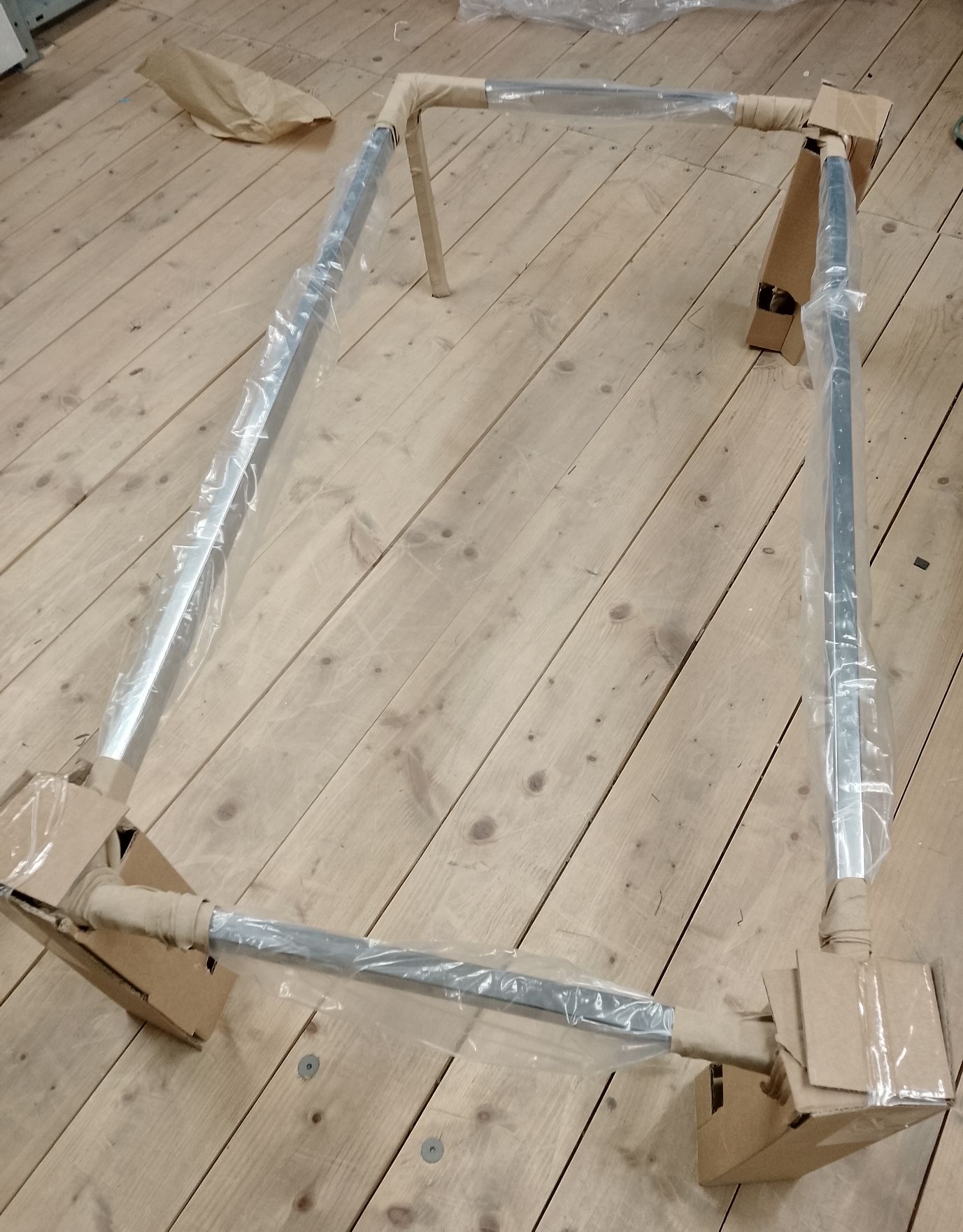 Reserveonderstel voor Florence salontafel van Knoll International – EXEMPLAAR MET GEBREKEN