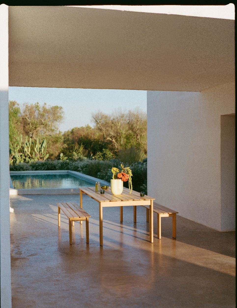 Assemble Bench Bank Teak Outdoor Muuto