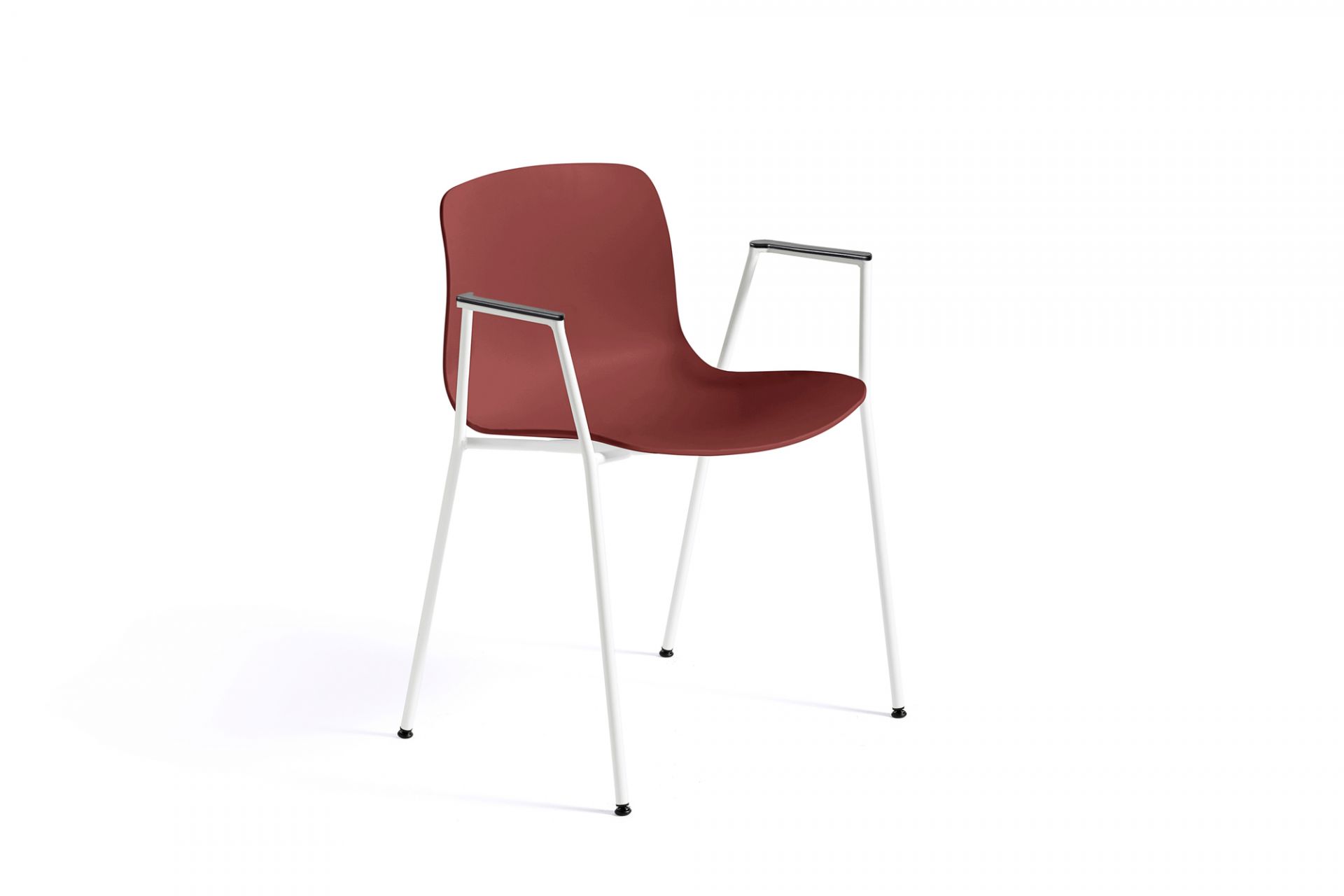 About a Chair AAC18 Stuhl von Hay in Rot mit weißen Beinen. Designstuhl.