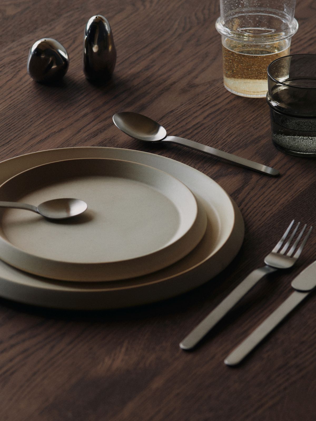 Orevo zout- en peperstrooier van Ferm Living
