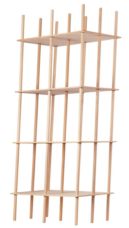 Helles Holzregal, Moormann Regal, minimalistisches Design, vier Regalböden mit Holzstäben als Stützen.