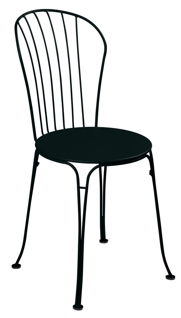 Opéra+ Stuhl von Fermob für den Außenbereich, dunkelgrüner Metallstuhl mit runder Sitzfläche und filigranem Design.