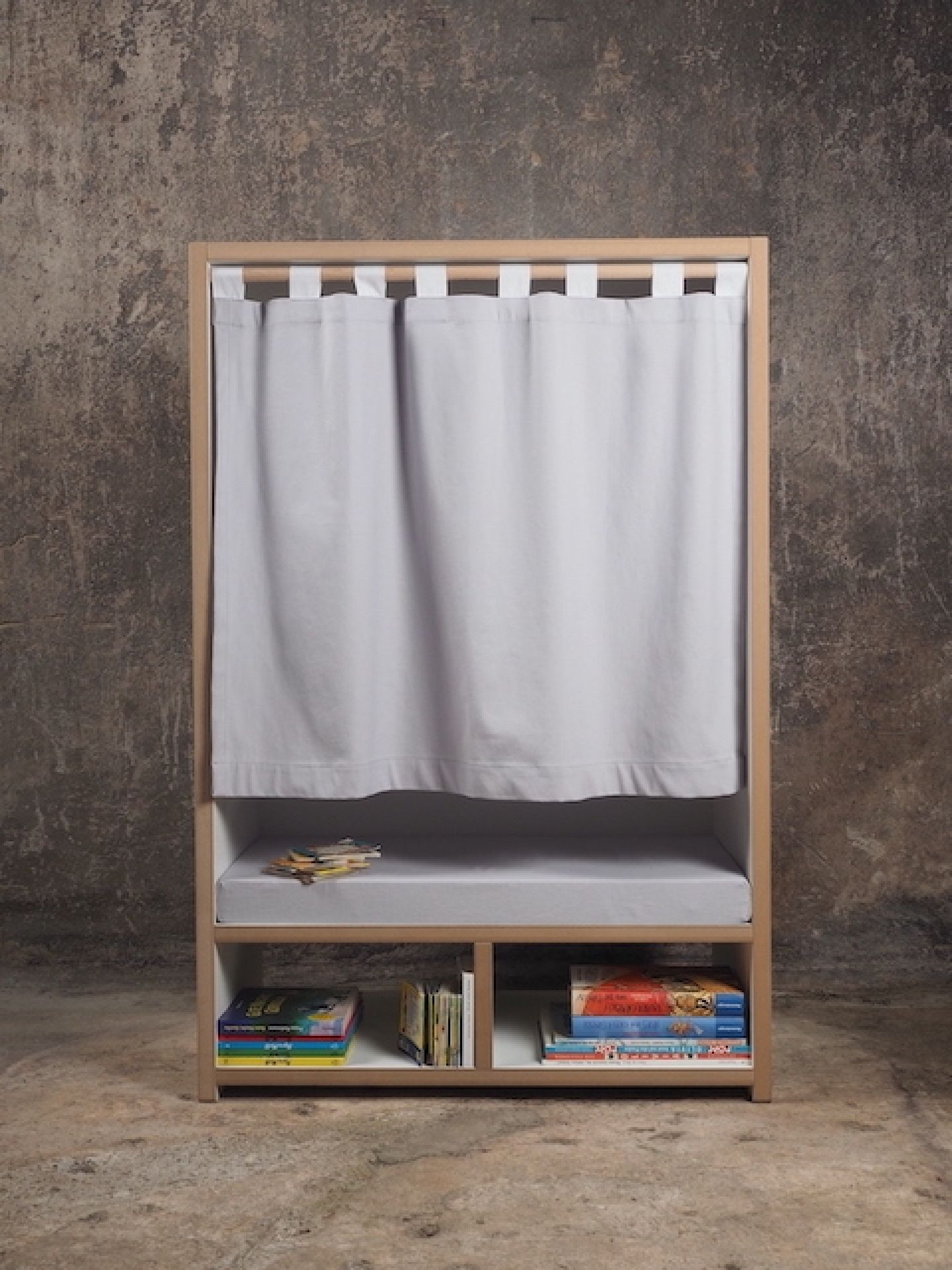 Tojo Kids Nische Lesebox mit Vorhang, Sitzkissen und Bücherregal für Kinderzimmer, gemütliche Leseecke.