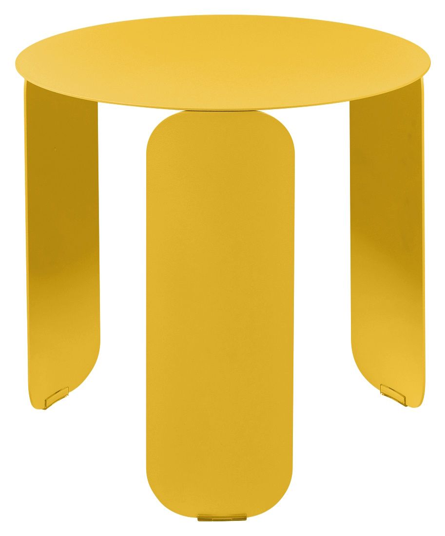 Gelber Bebop Low Table von Fermob, ein moderner, niedriger Outdoor-Tisch aus Metall für Garten und Terrasse.