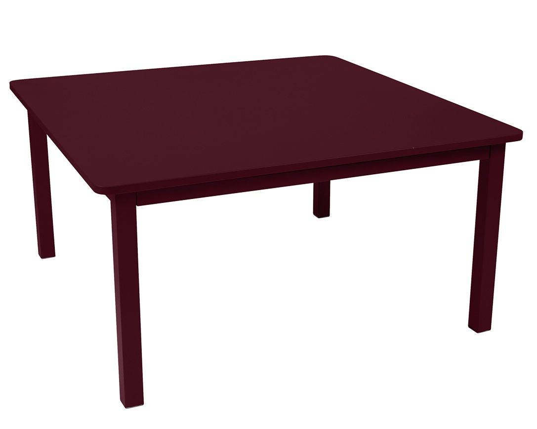 Burgunderroter Craft Tisch von Fermob für den Außenbereich, quadratisch und modern designt.