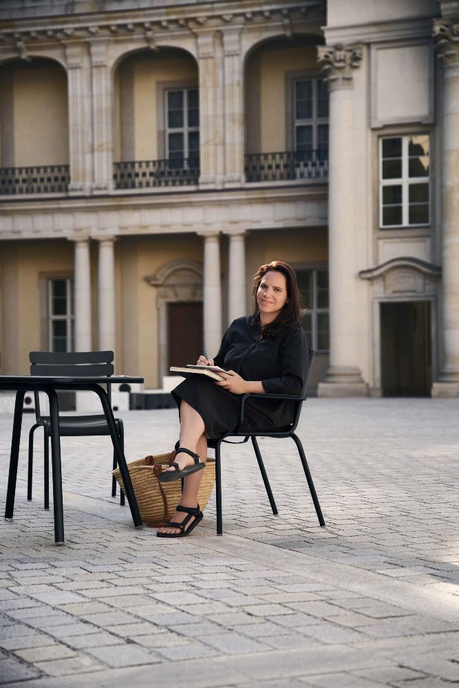 Luxembourg Bridge fauteuil met armleuningen voor buiten van Fermob
