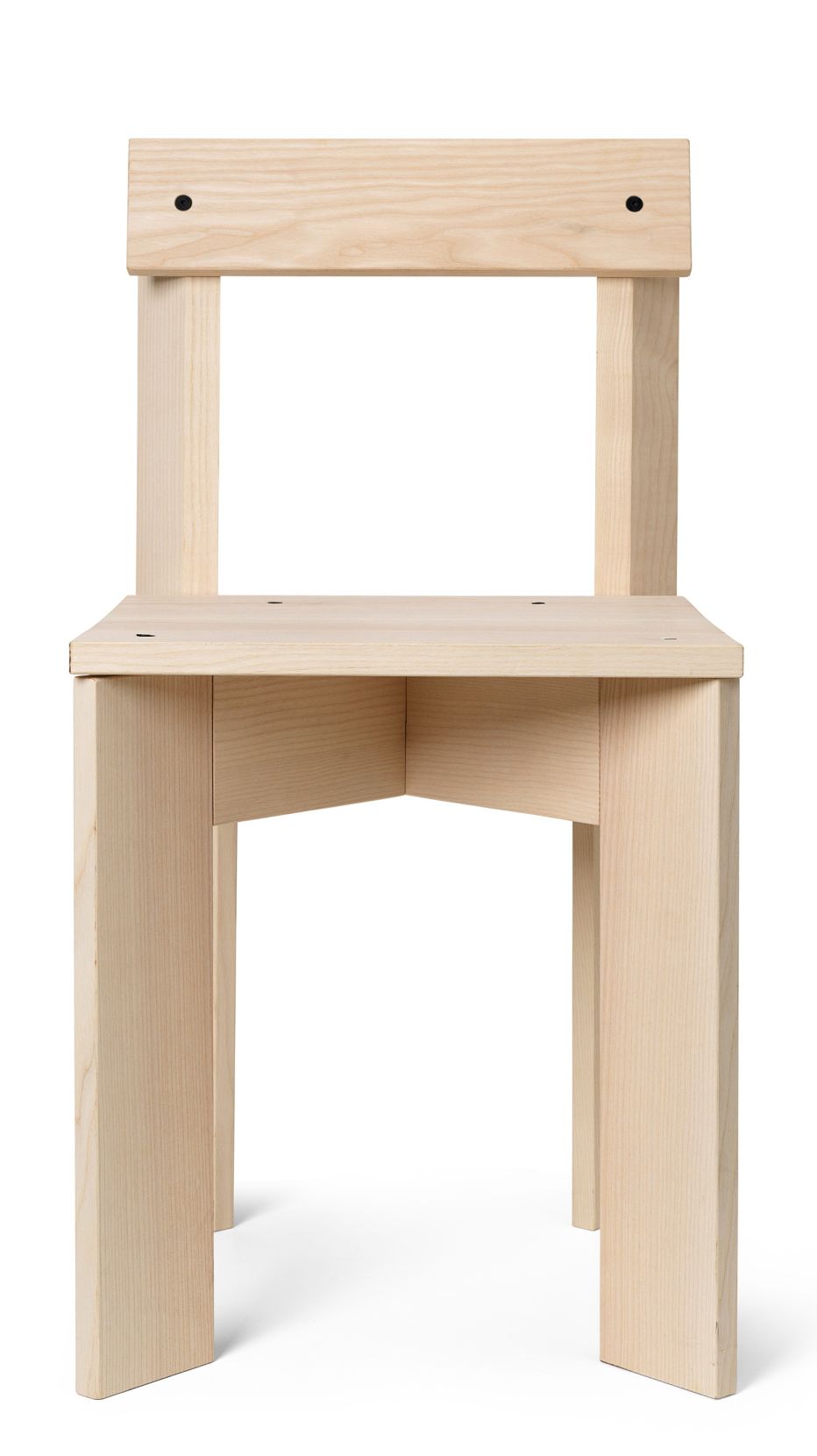 Ark Dining Chair von Ferm Living, ein minimalistischer Holzstuhl aus hellem, unbehandeltem Kiefernholz.