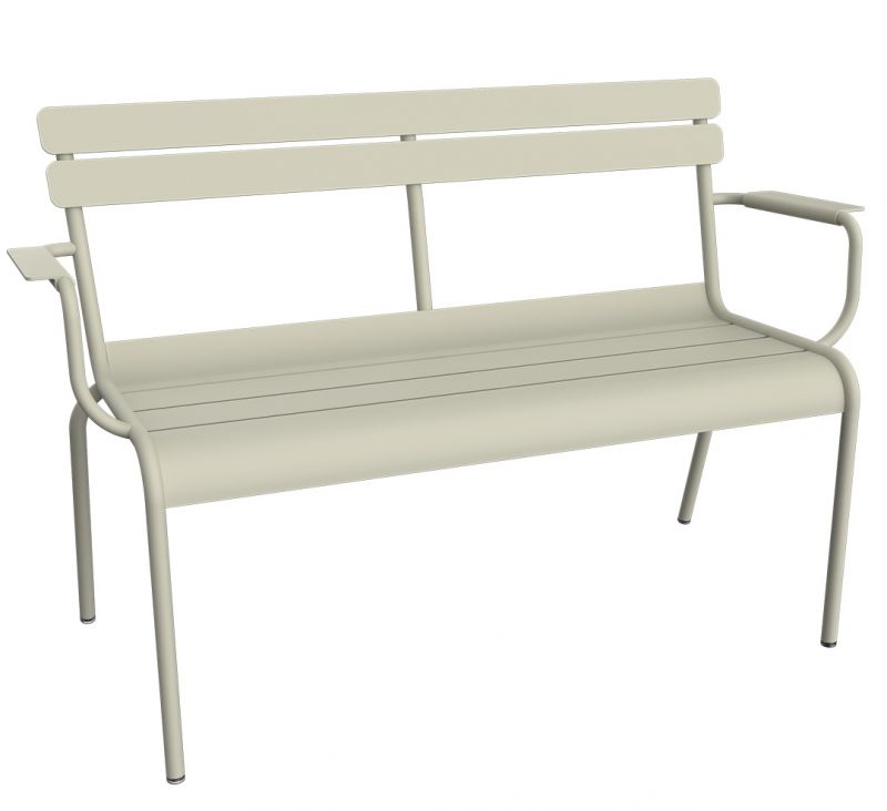 Beige Luxembourg Gartenbank von Fermob für zwei Personen, Outdoor-Möbel aus Metall.