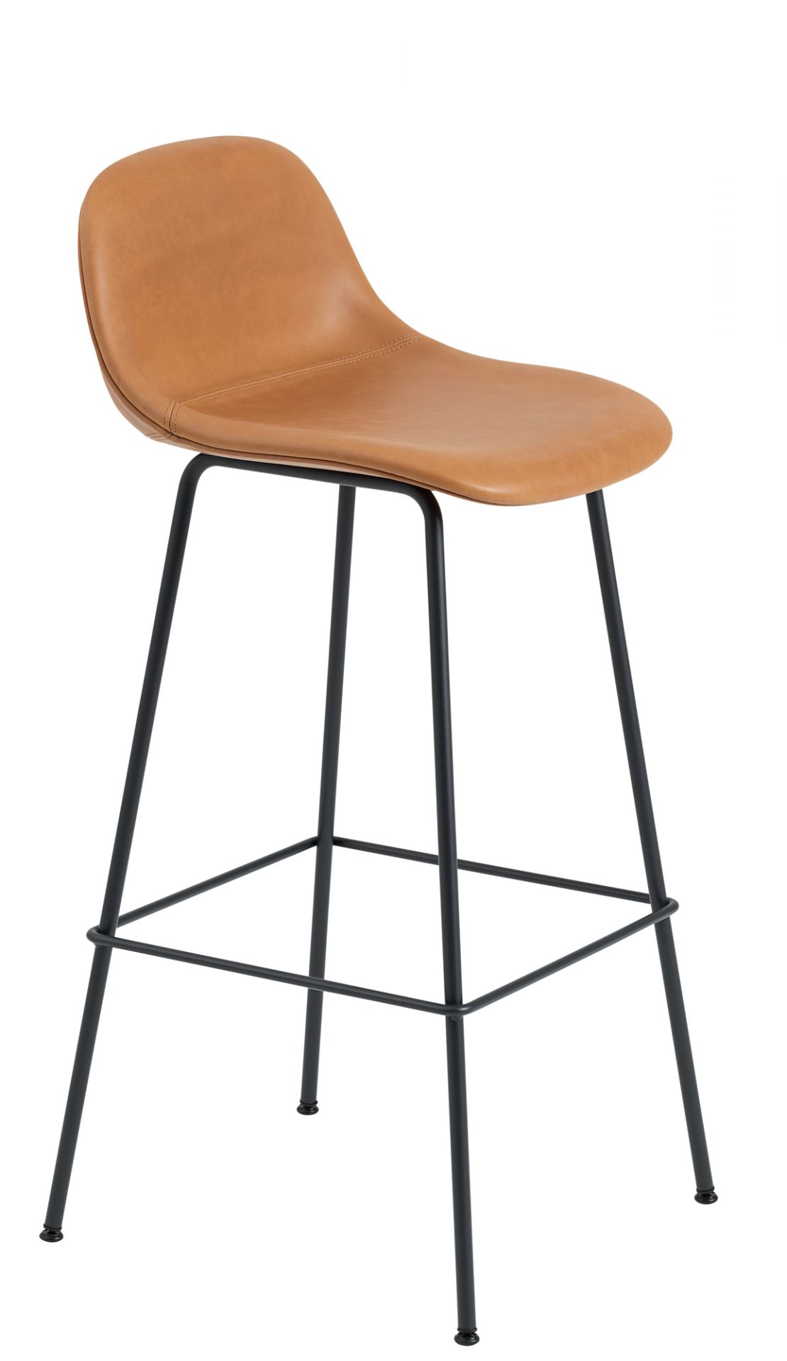 Muuto Fiber Counter Stool: Barhocker mit Rückenlehne, brauner Sitz und schwarzem Metallgestell. Modernes Design.
