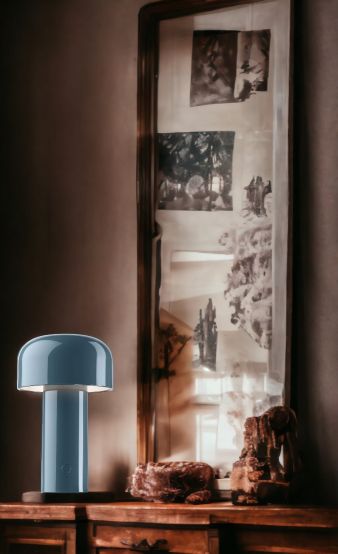 Bellhop Battery tafellamp met USB-kabel van Flos