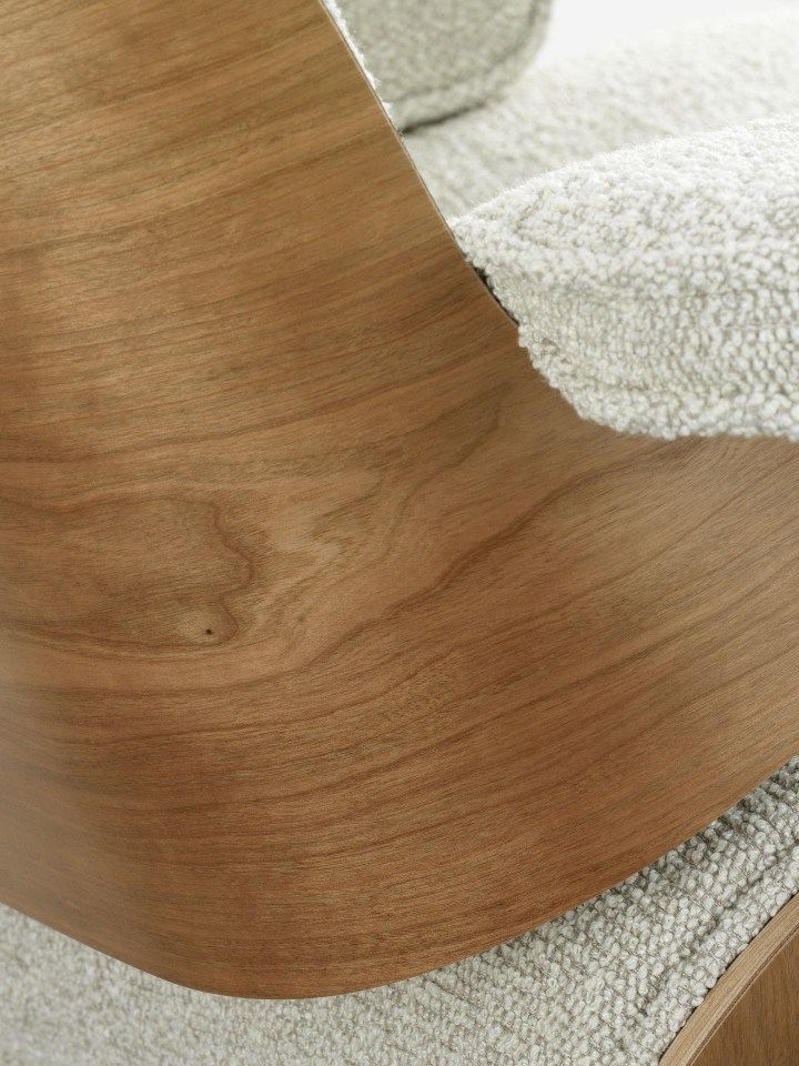 Eames Lounge Chair & Ottoman fauteuil VOORKEURSCOMBINATIE Nubia, cream sand, gepolijst, kersenhout