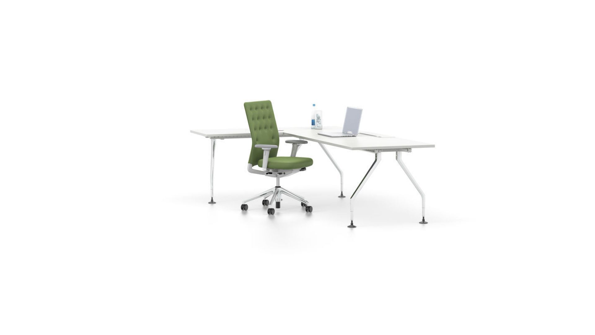 ID Chair - ID Trim Bürodrehstuhl von Vitra in Grün, mit weißem Schreibtisch und Laptop.