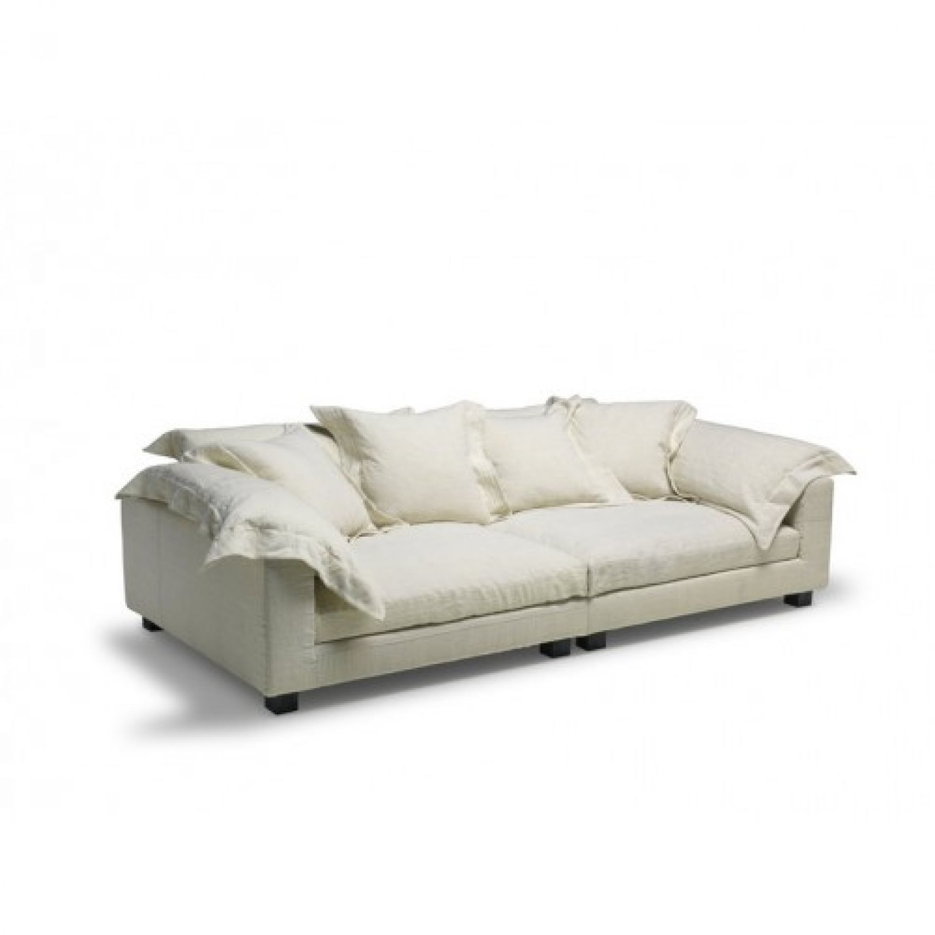 Beige Couch mit mehreren Nebula Nine Kissen 60x60 von Moroso Diesel, modernes Wohnzimmer Design.