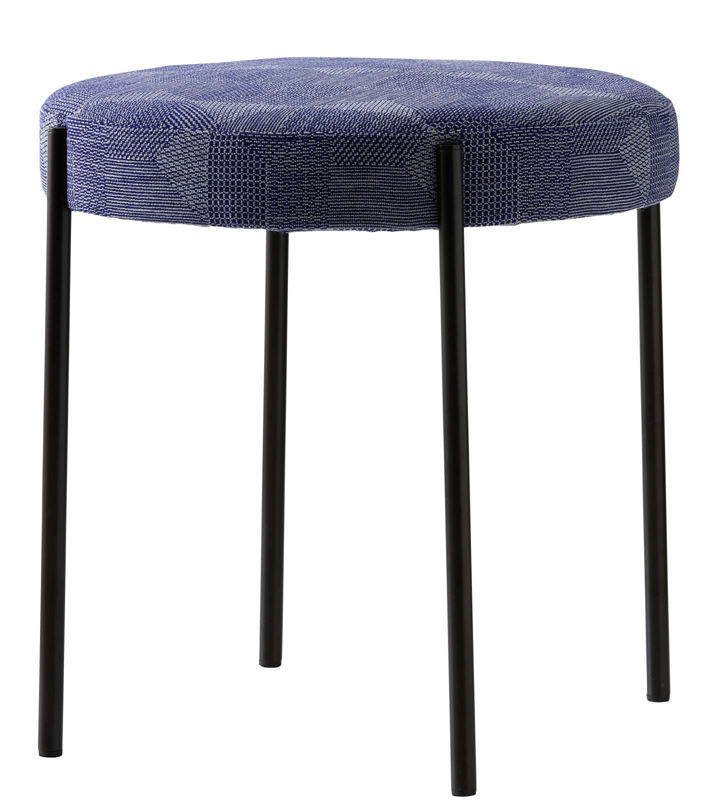 Series 430 Stool Hocker von Verpan mit blau-weiß gemustertem Bezug und schwarzem Metallgestell.