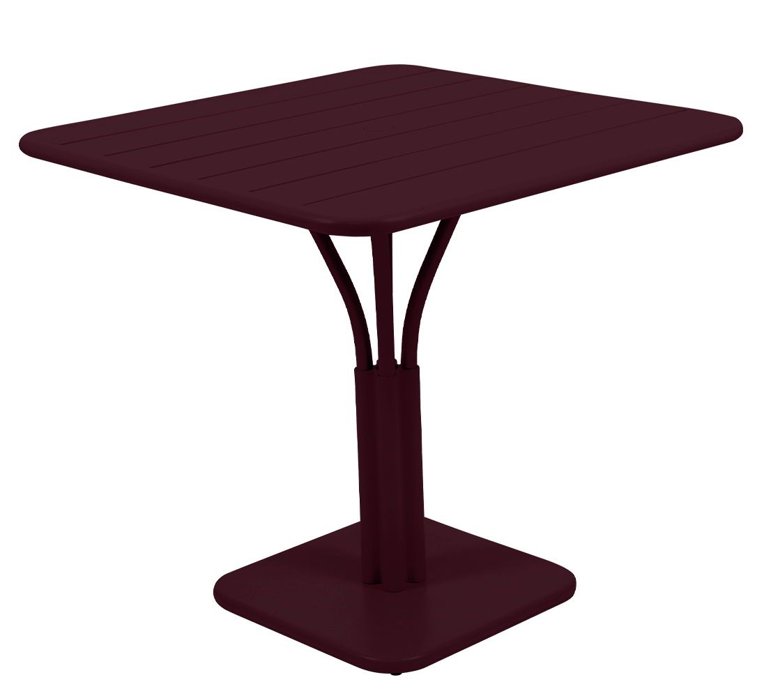 Burgunderroter Luxembourg Tisch 80x80 cm von Fermob, quadratischer Gartentisch für den Außenbereich, modernes Design.