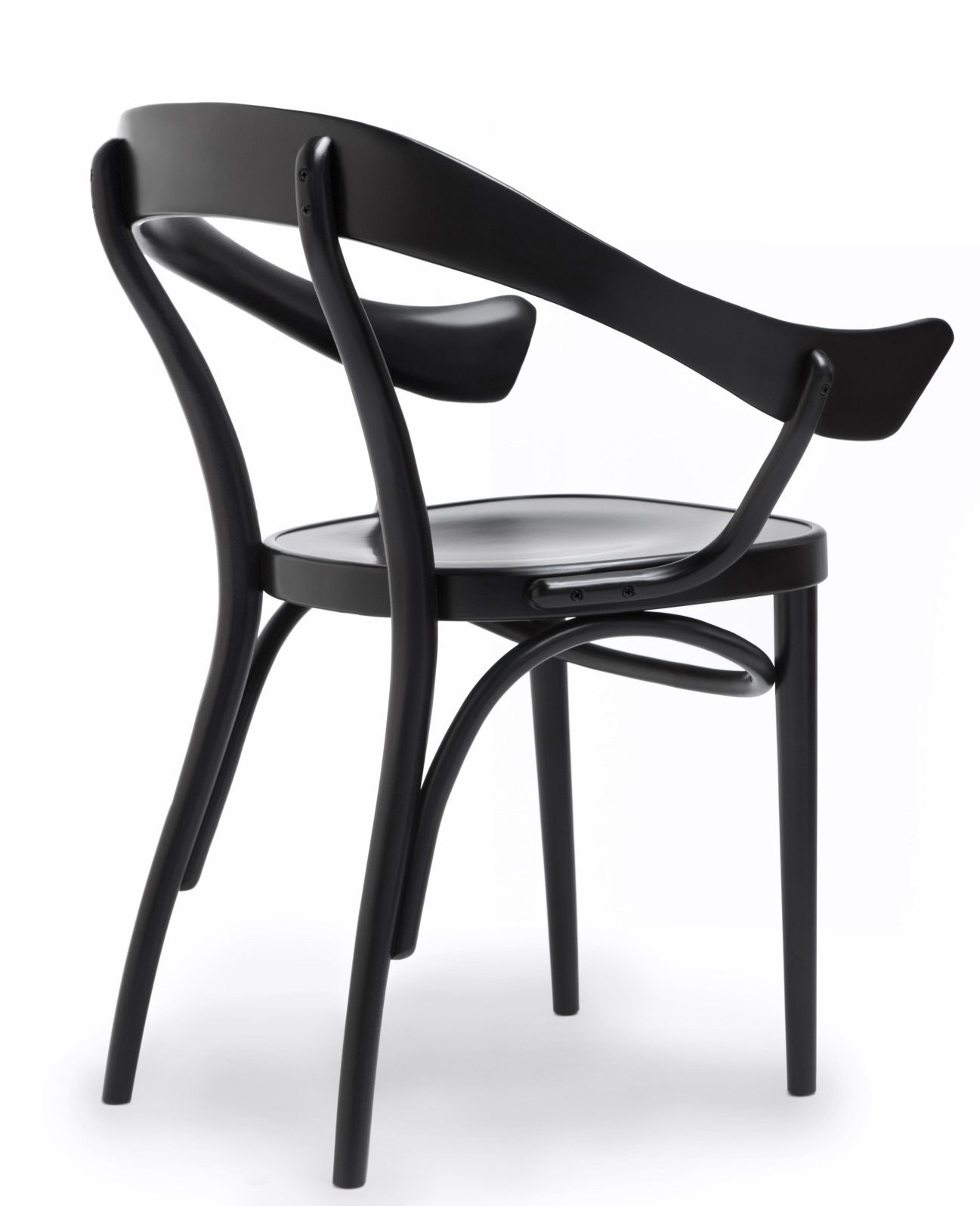 Schwarzer Bistrostuhl Sessel im Wiener GTV Design, Bugholz-Stil, Seitenansicht auf weißem Hintergrund.