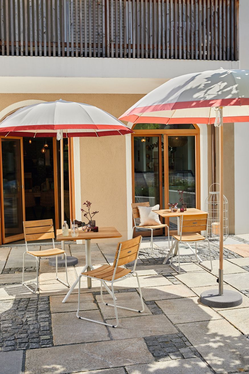 Weishäupl Balcony Outdoor Stuhl: Teakholz Gartenstuhl mit pulverbeschichtetem Edelstahlgestell für Balkon und Terrasse.
