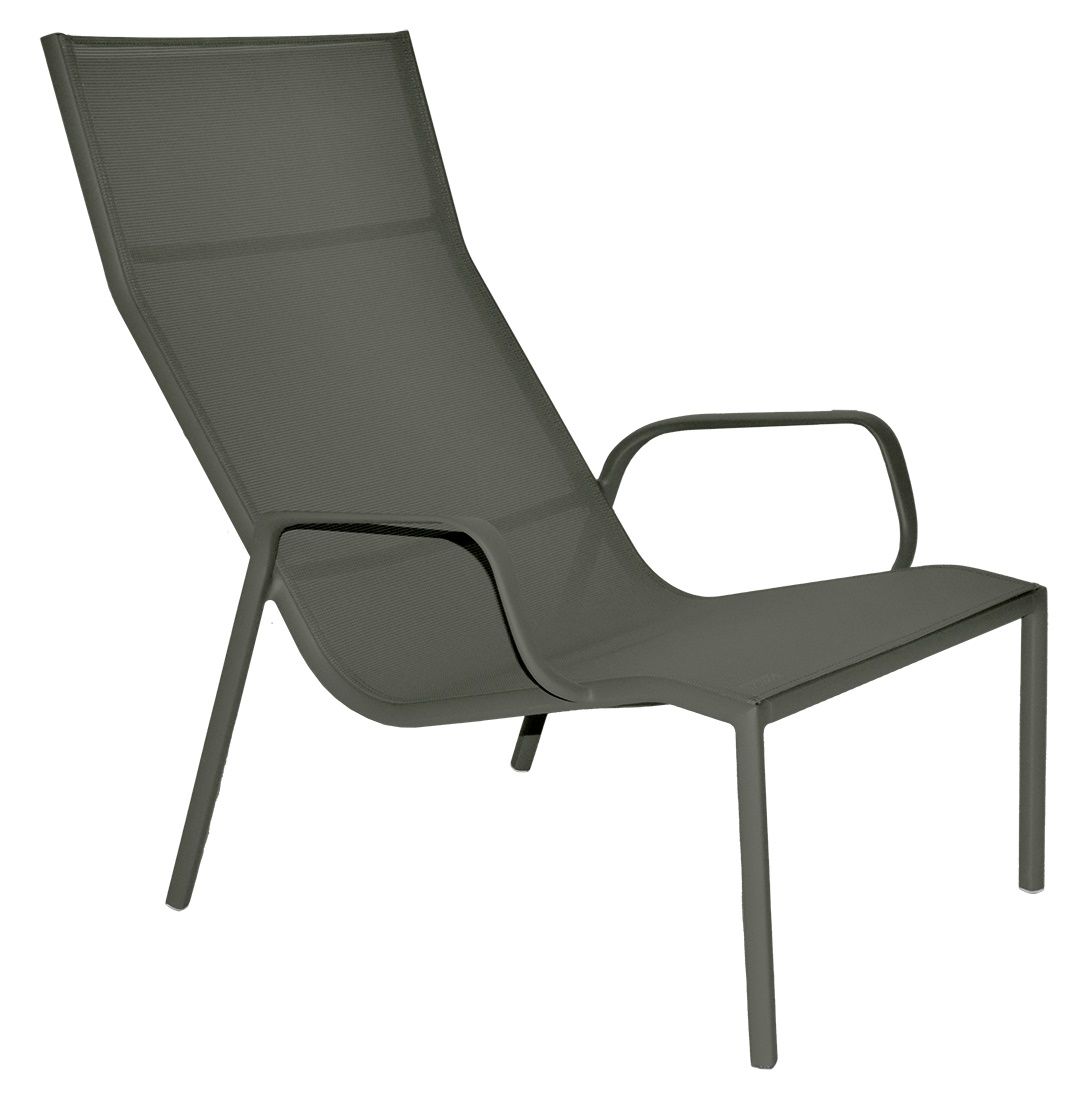 Cadiz Lounge Sessel von Fermob, ein moderner Outdoor Sessel aus Metall in Anthrazit.