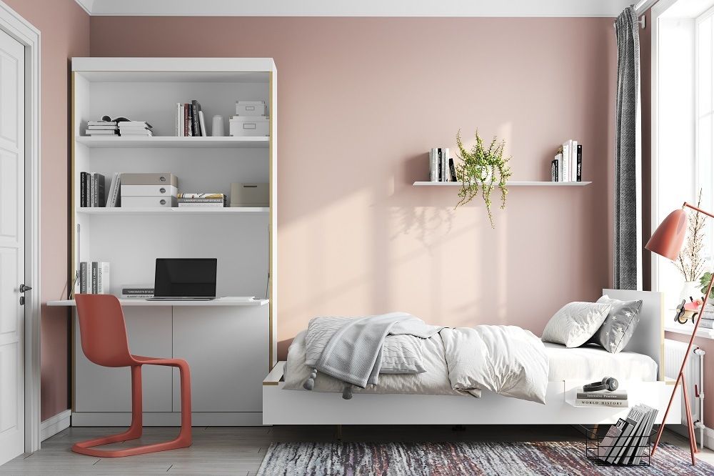 FLAI Home-Office Sekretär von Müller Möbelwerkstätten im modernen Schlafzimmer mit Bett, Schreibtisch und Regalen.