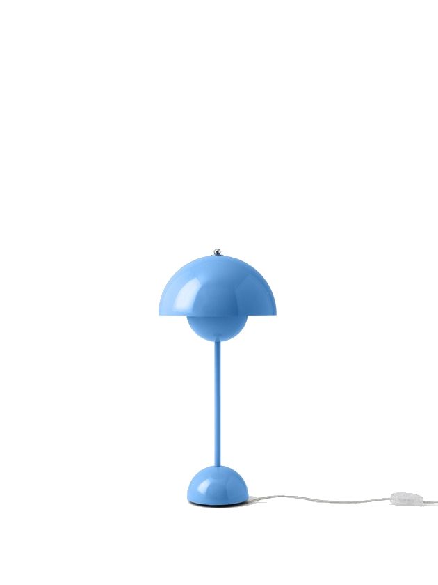 Hellblaue Flowerpot VP3 Tischleuchte von AndTradition, modernes Design für Wohnzimmer und Schlafzimmer.