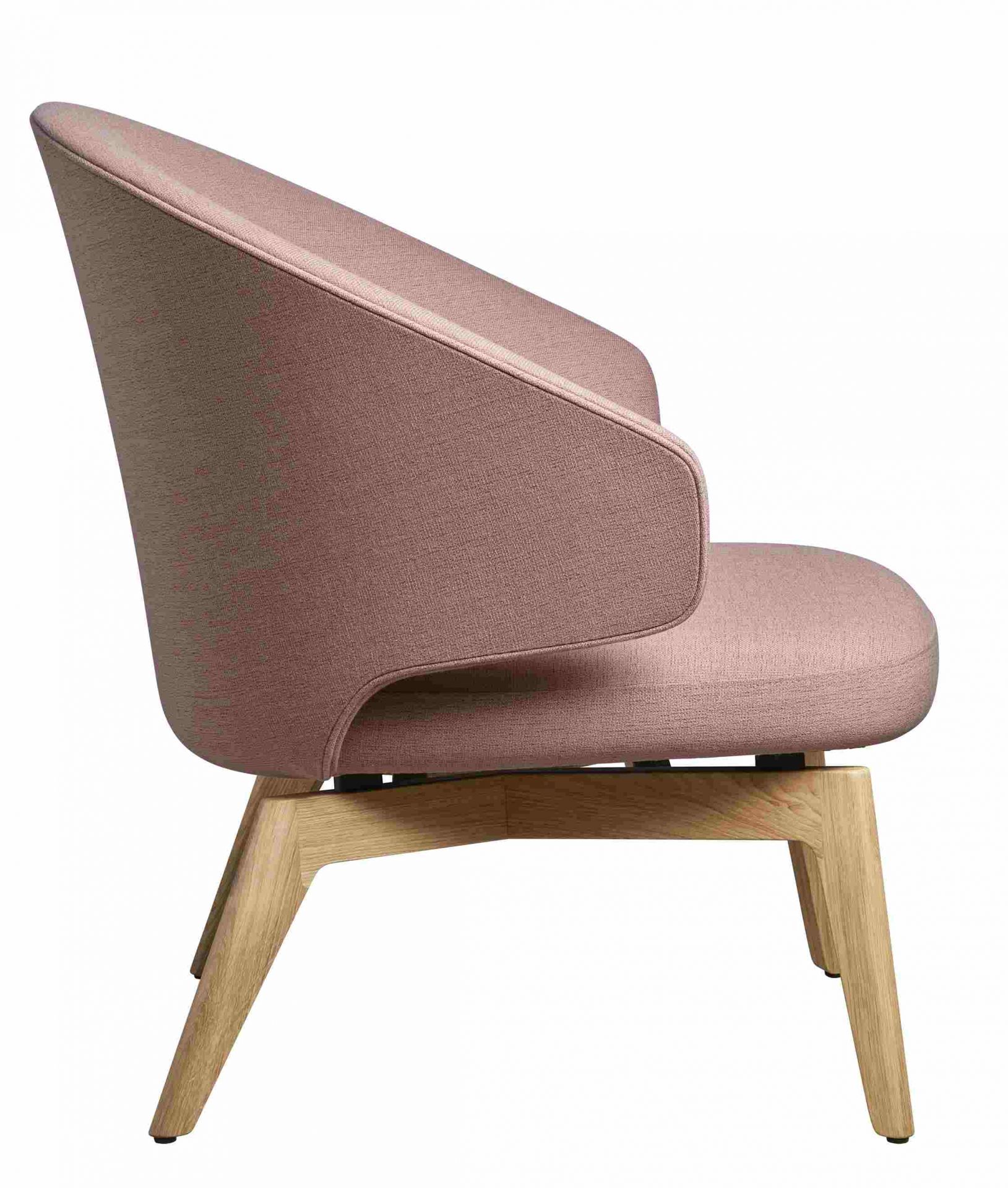 Fritz Hansen Let Sessel in Rosa mit Holzbeinen, seitliche Ansicht, moderner skandinavischer Design Sessel.