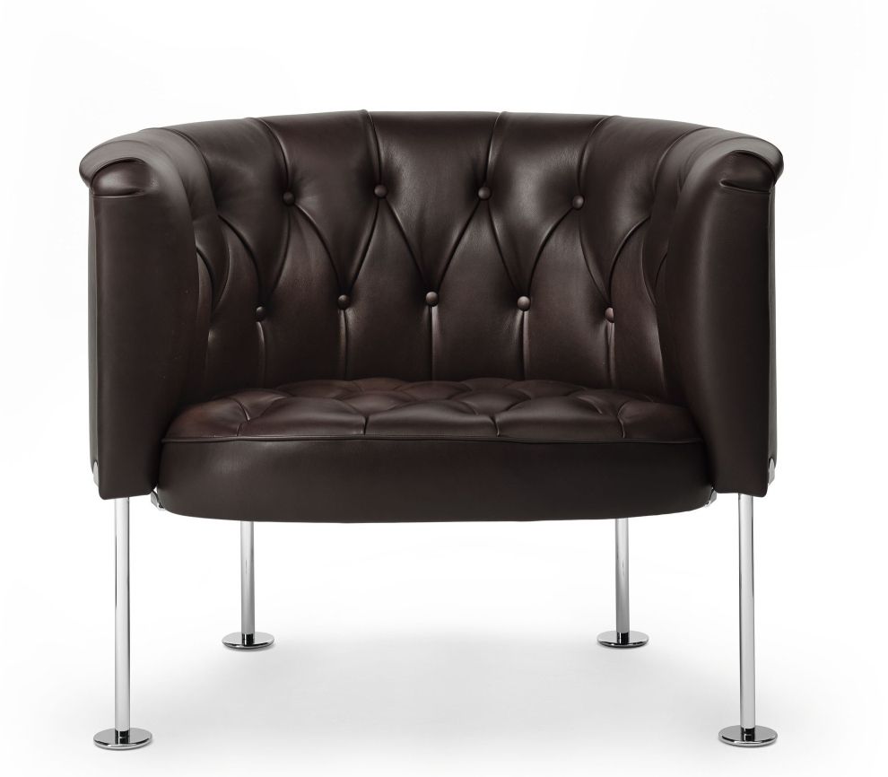 Walter Knoll Haussmann Sessel 310 in Dunkelbraun: Leder-Clubsessel mit Knopfheftung und Chromfüßen, Frontansicht.