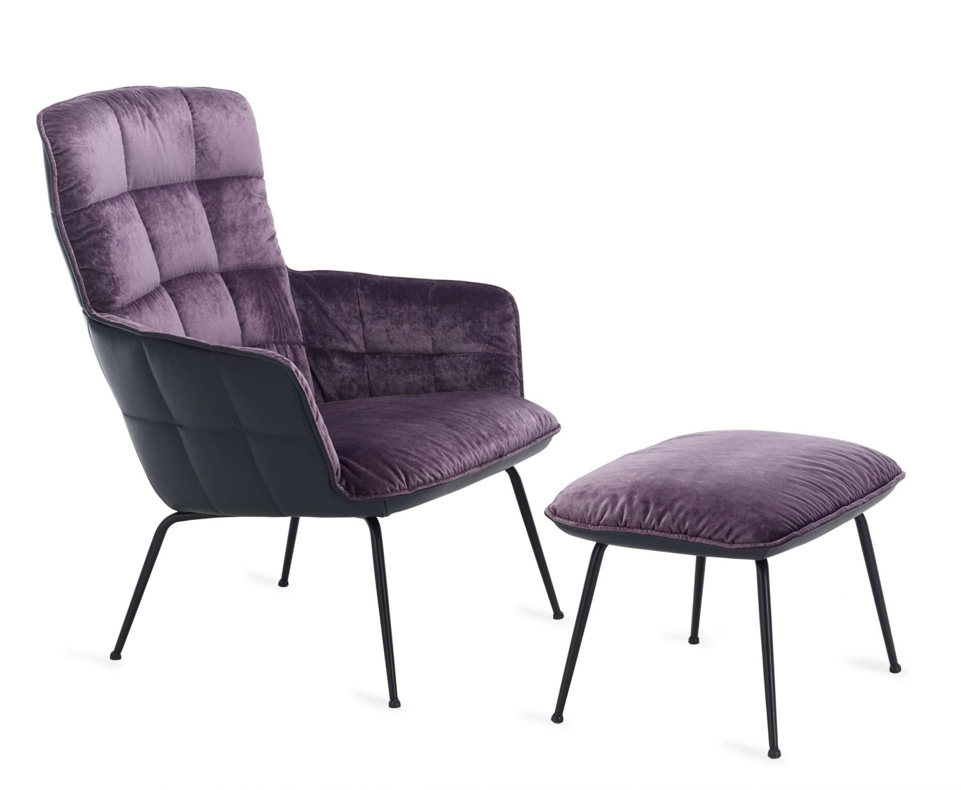 Marla Sessel von Freifrau Manufaktur mit Hocker, lila Samtbezug und schwarzem Gestell.