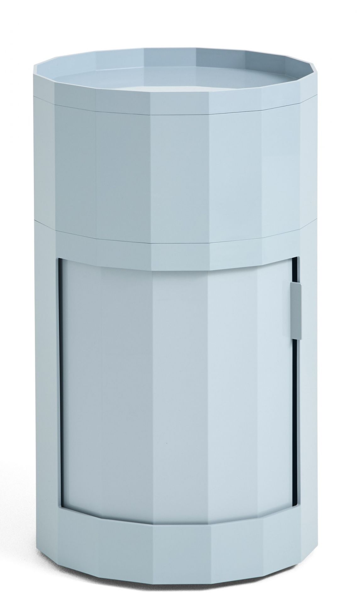 Facet Cabinet High von Hay in Misty Blue: Runder Stauraumschrank mit Tür.