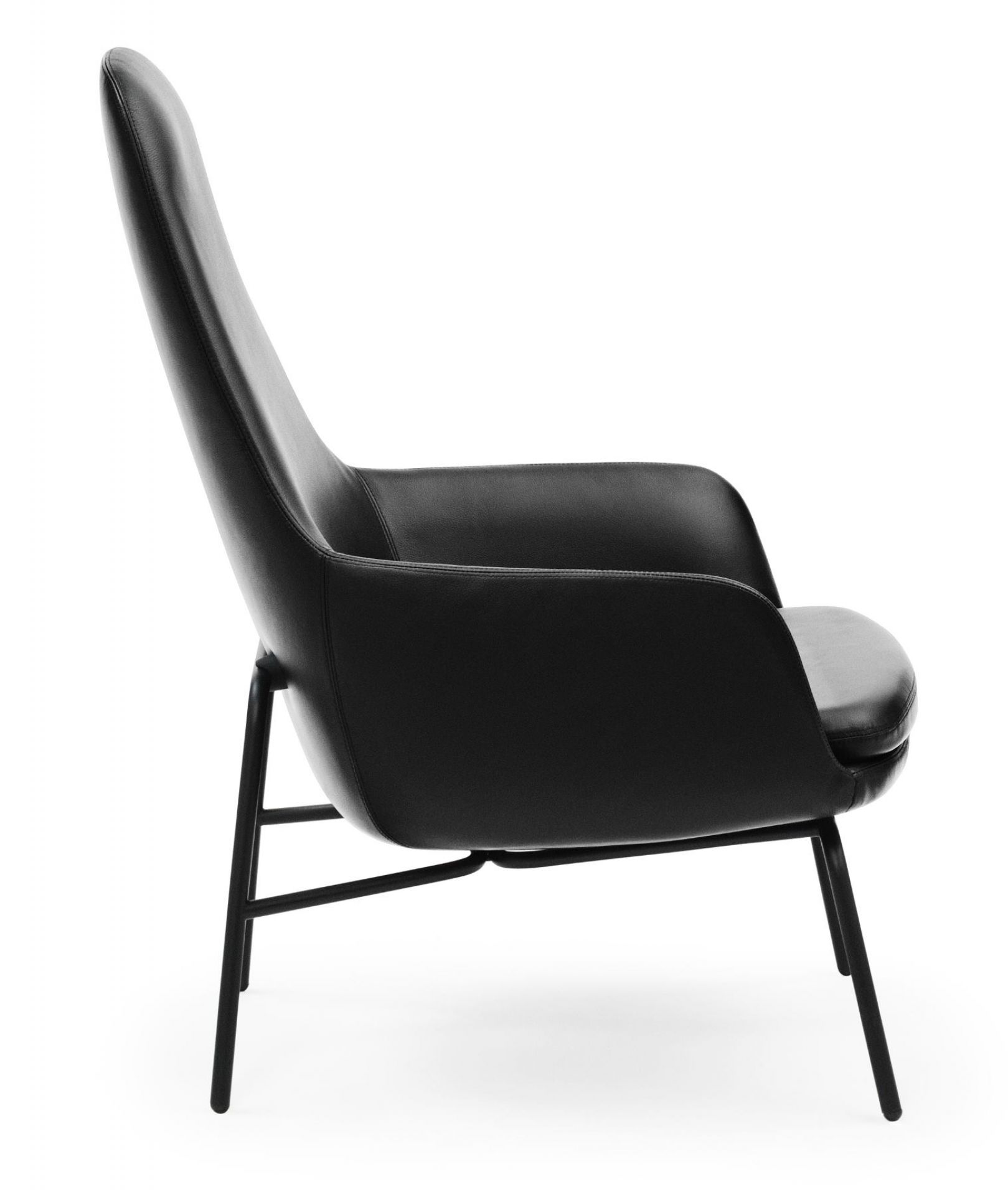 Schwarzer Era Lounge Chair Sessel von Normann Copenhagen, hohe Rückenlehne, Leder, modernes Design für Wohnzimmer und Büro.