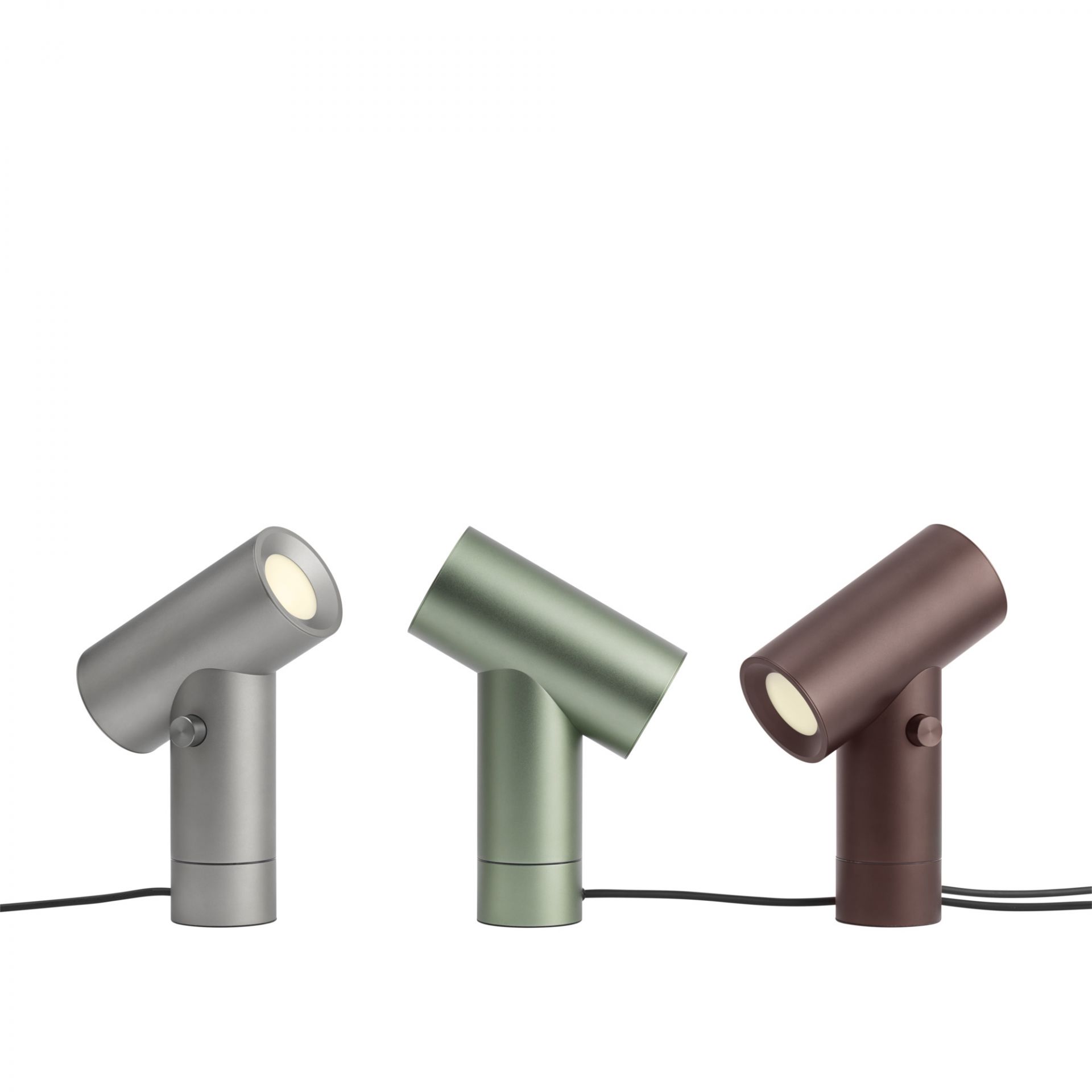 Drei Muuto Beam Lamp Tischleuchten aus Aluminium in Silber, Grün und Braun.