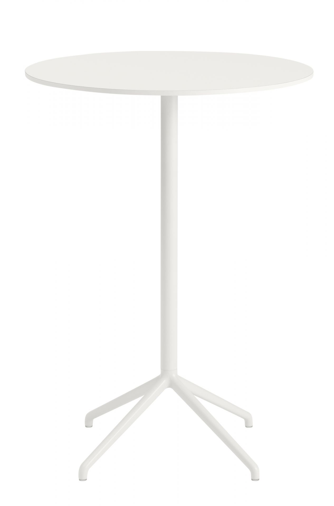 Weißer Still Cafe Table Beistelltisch von Muuto mit runder Tischplatte und filigranem Fußgestell.