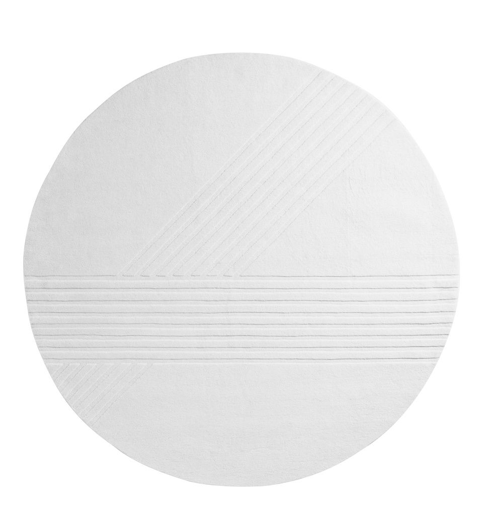 Weißer, runder Kyoto Teppich von Woud (Ø 250 cm) mit geometrischem Muster.