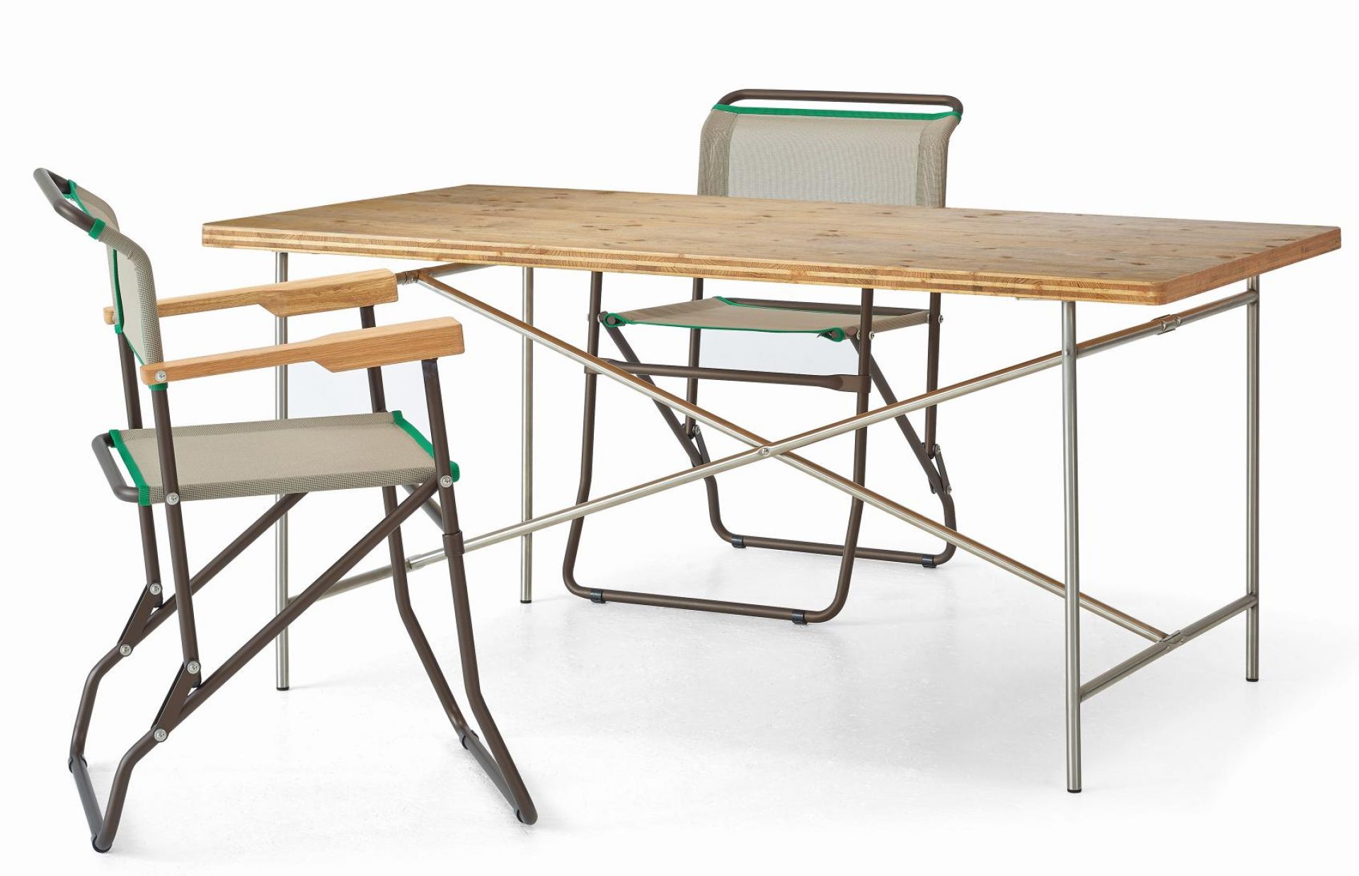 Eiermann Tisch mit Stühlen von Richard Lampert: Holzplatte, Metallgestell, klappbare Sitzmöbel.