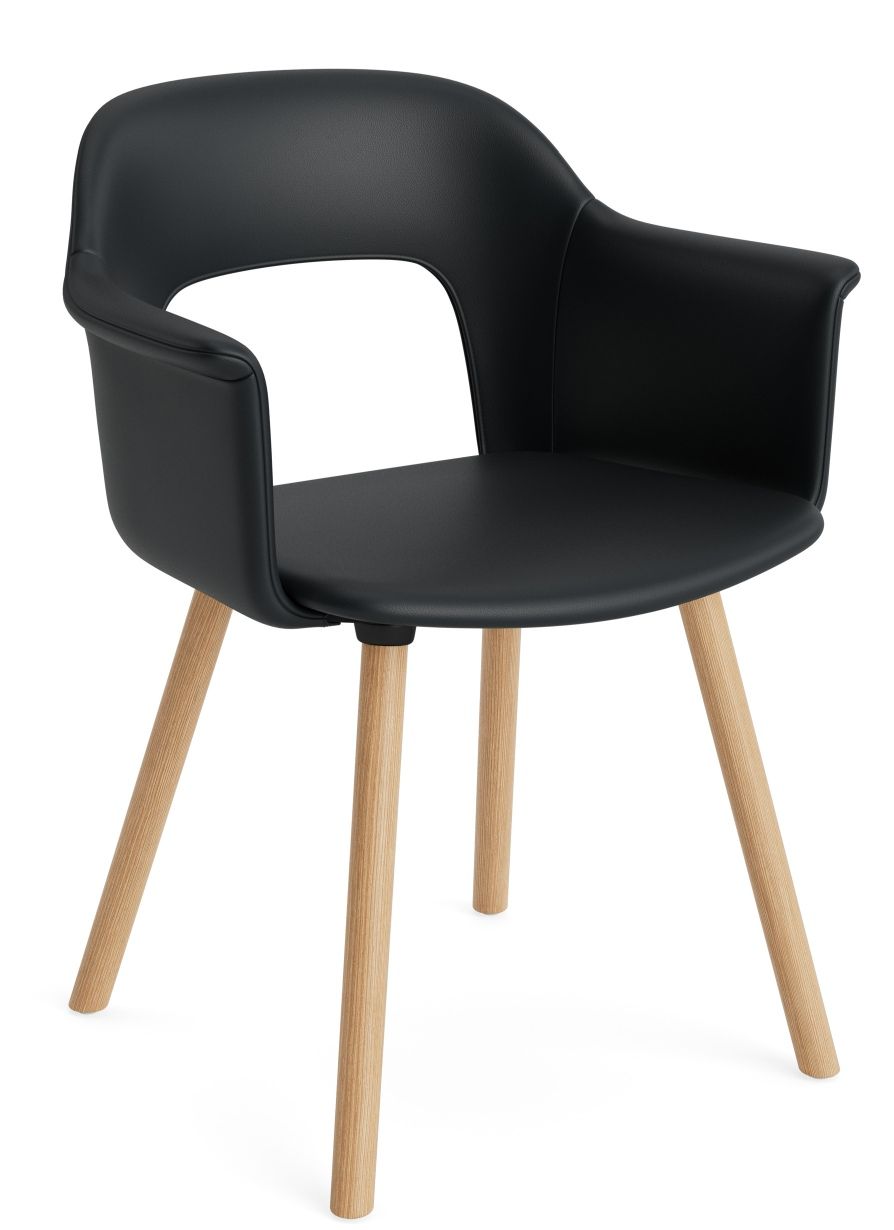 Schwarzer Hay Armlehnstuhl Layout Armchair 224 mit Holzbeinen, moderner Designstuhl für Esszimmer und Wohnbereich.