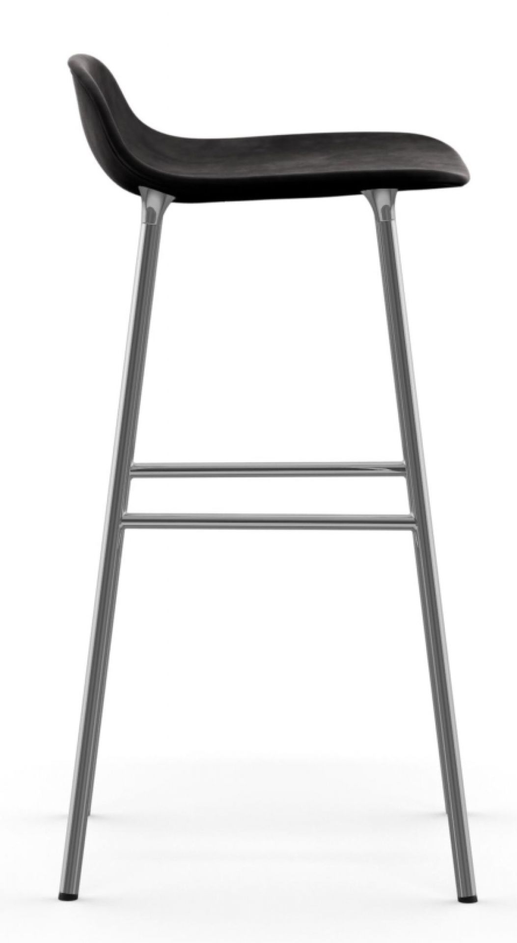 Normann Copenhagen Form Barhocker, H 75 cm, mit schwarzer Sitzfläche und Stahlgestell, seitliche Ansicht.