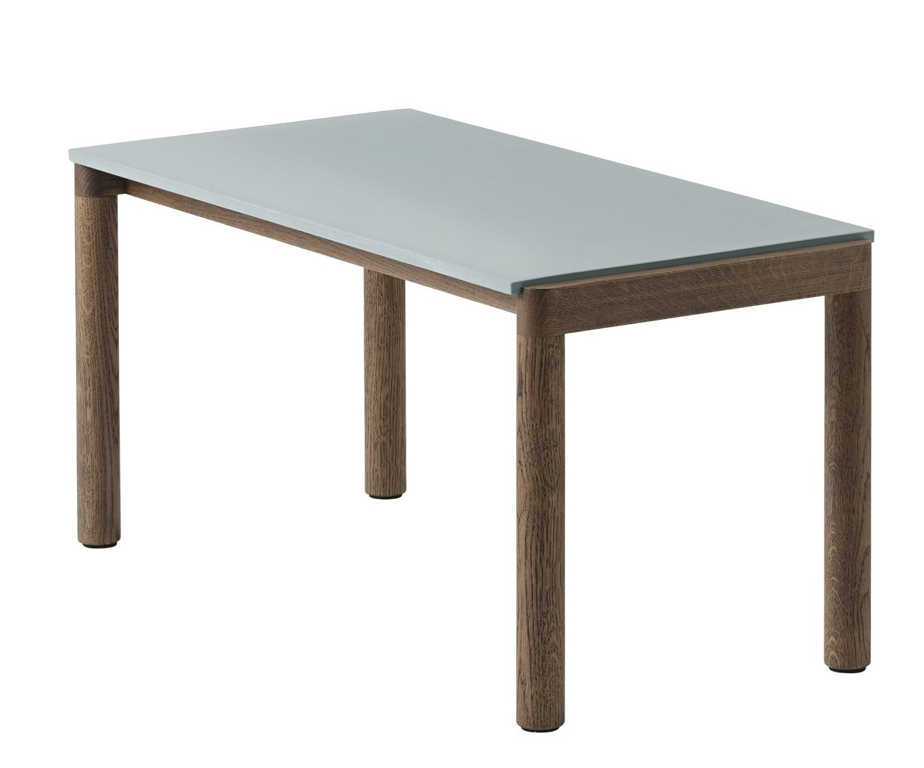 Muuto Couple Coffee Table Couchtisch mit hellgrauer Tischplatte und braunem Holzgestell, rechteckig.