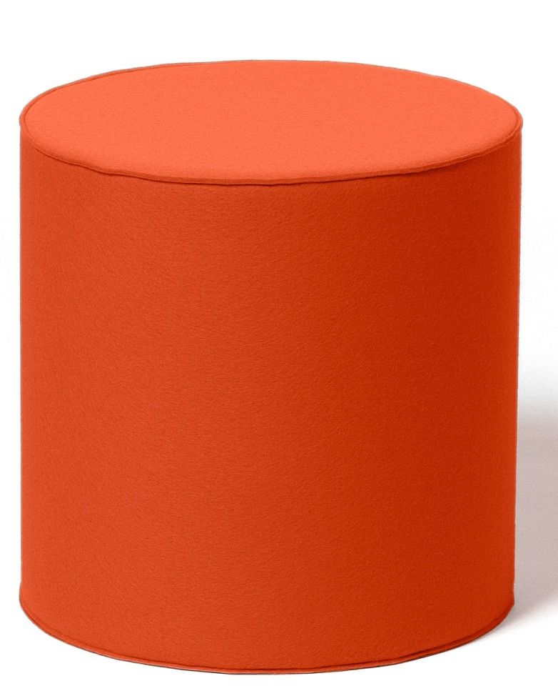 Oranger, zylinderförmiger Sitzhocker aus Stoff, ideal als Fußhocker oder Beistelltisch für moderne Wohnräume.