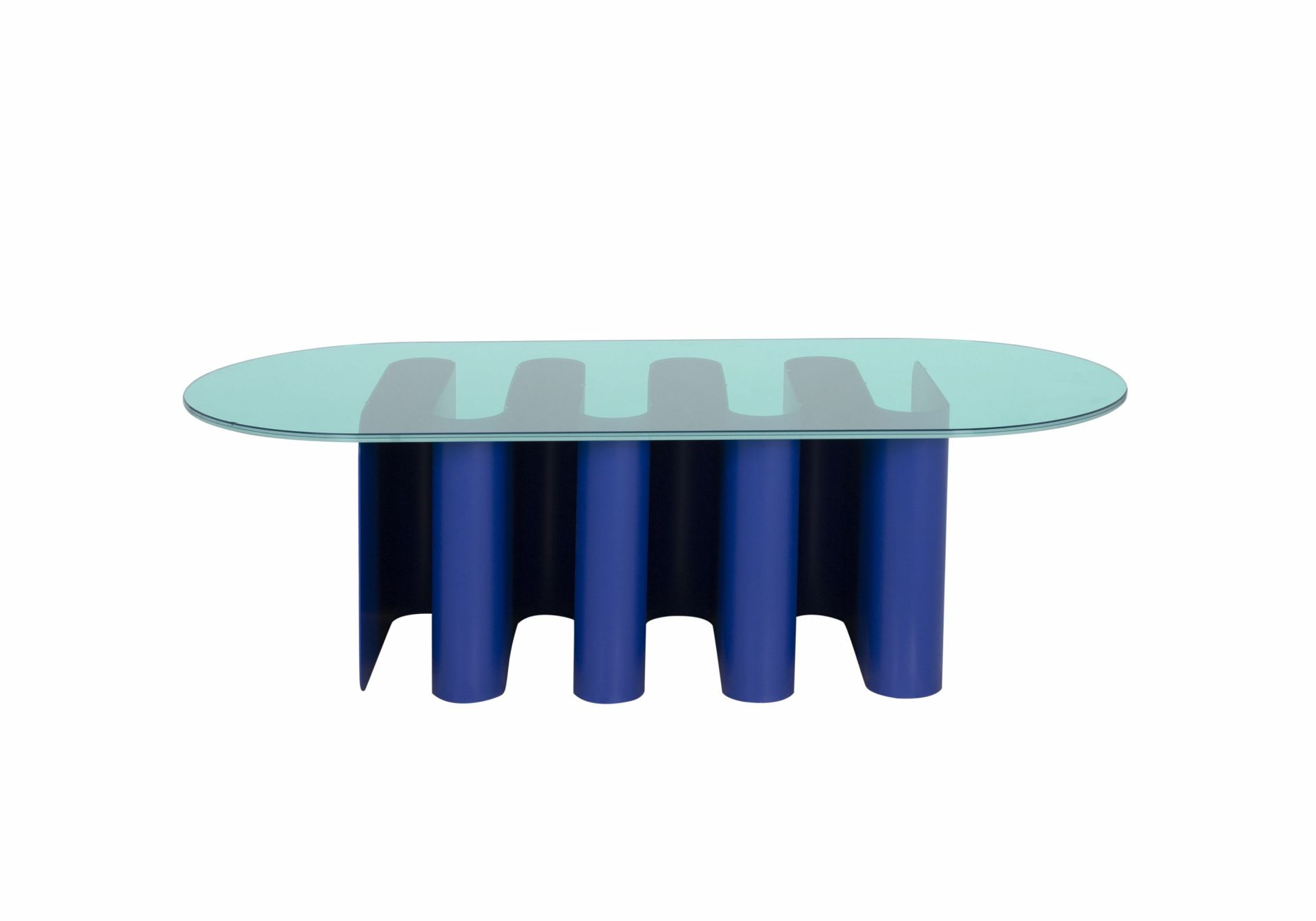 Tavolino2 Beistelltisch von Pulpo mit türkiser Glasplatte und blauem, zylinderförmigem Untergestell für modernes Wohnen.